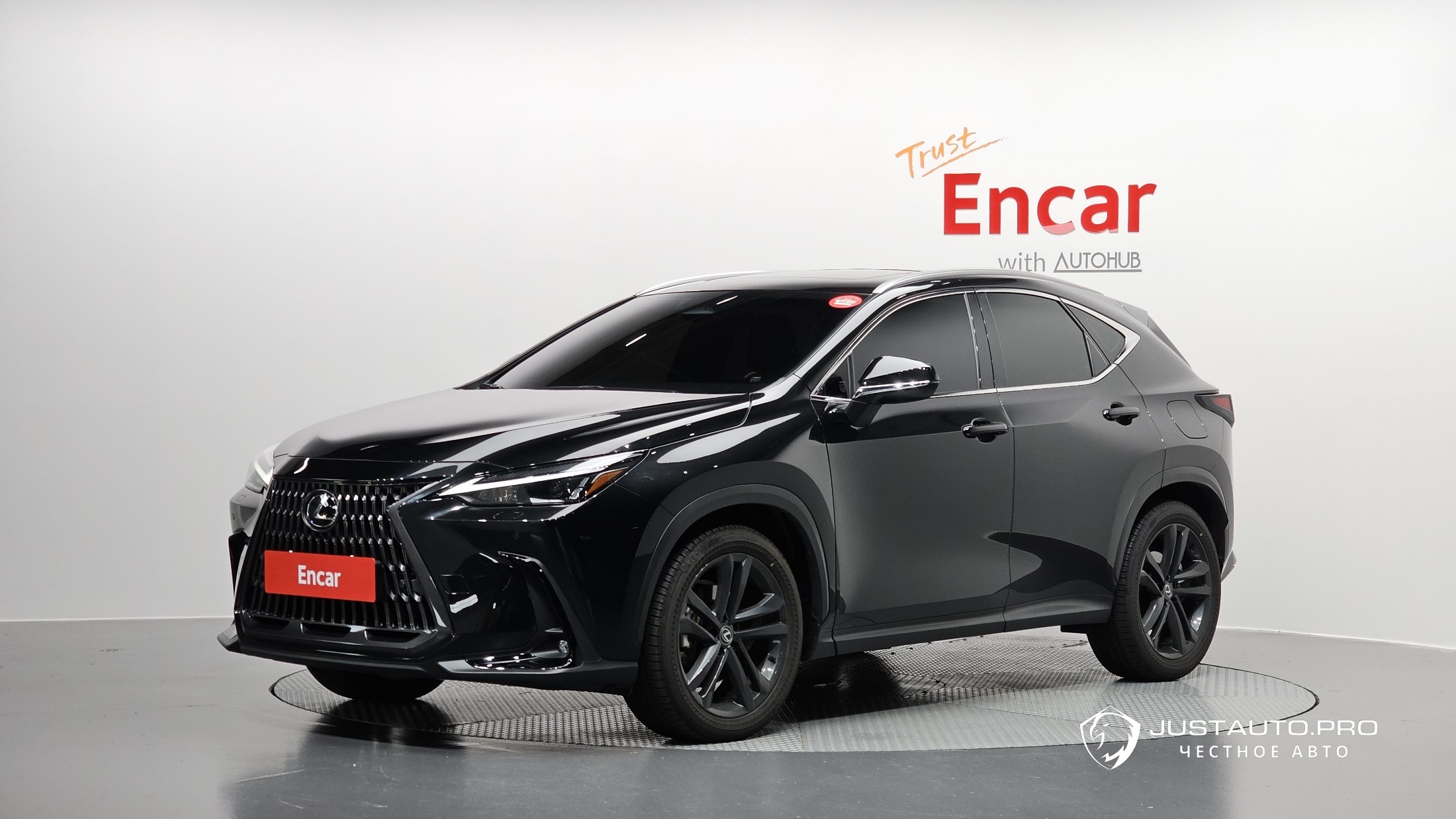 Автомобиль Lexus NX
