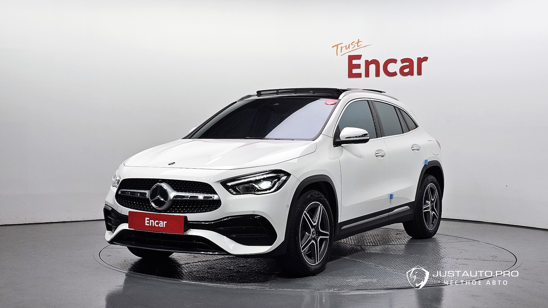 Автомобиль Mercedes-Benz GLA-Class
