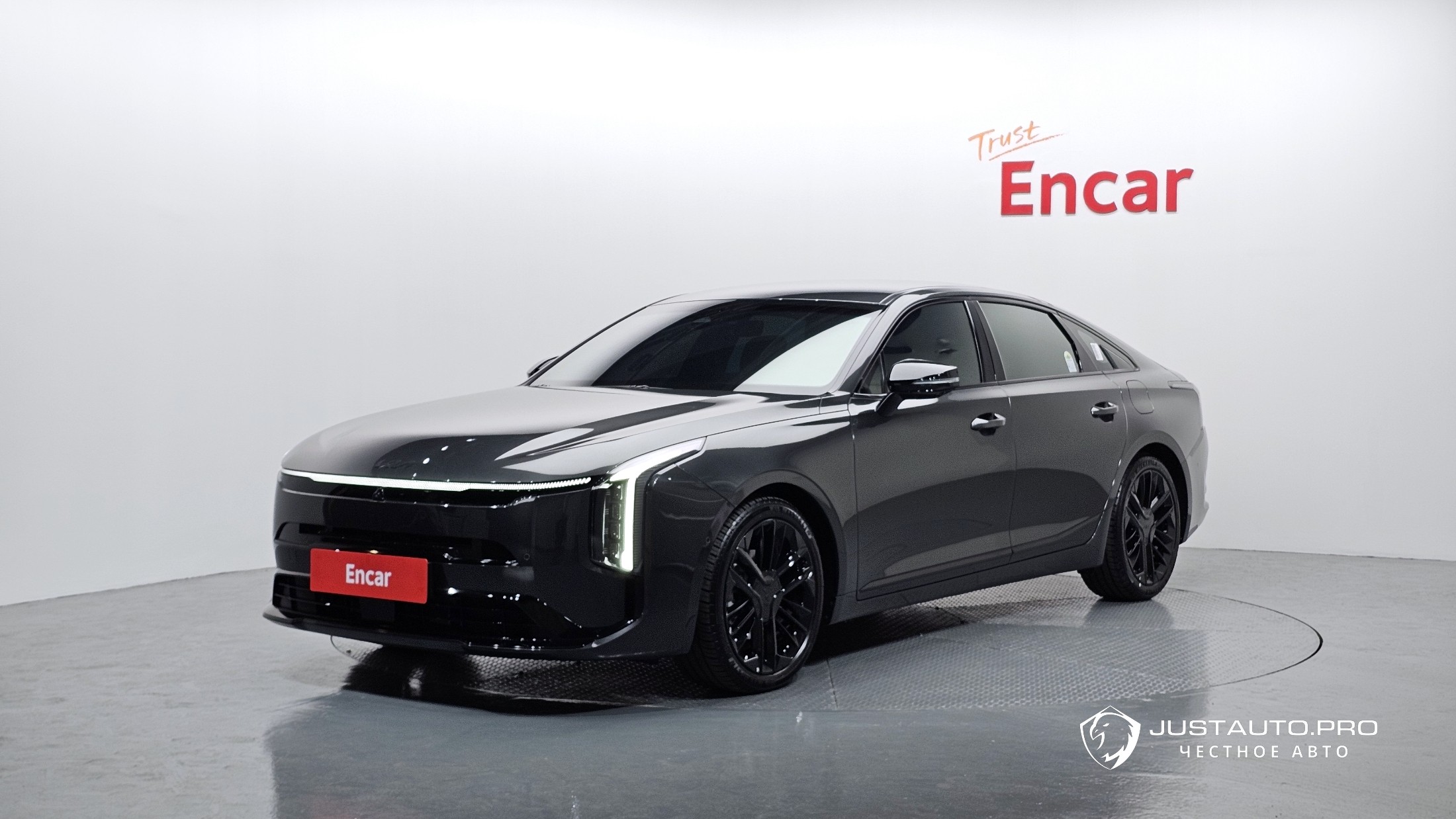 Автомобиль Kia K8