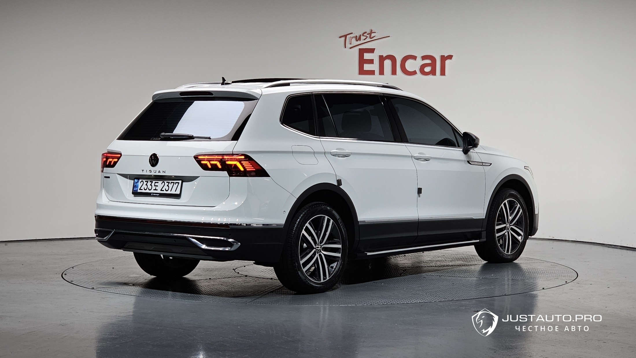 Автомобиль Volkswagen Tiguan