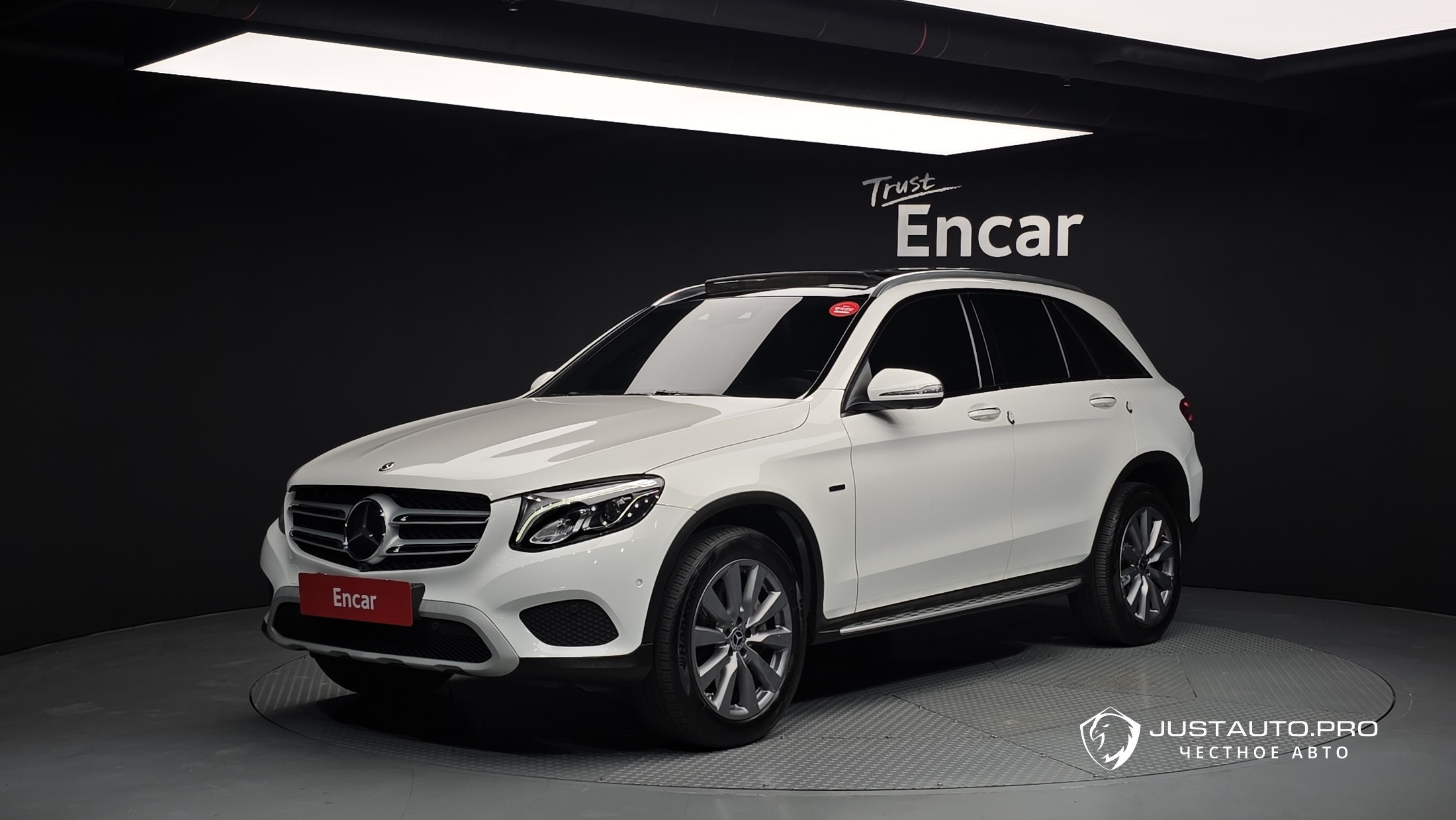 Автомобиль Mercedes-Benz GLC-Class