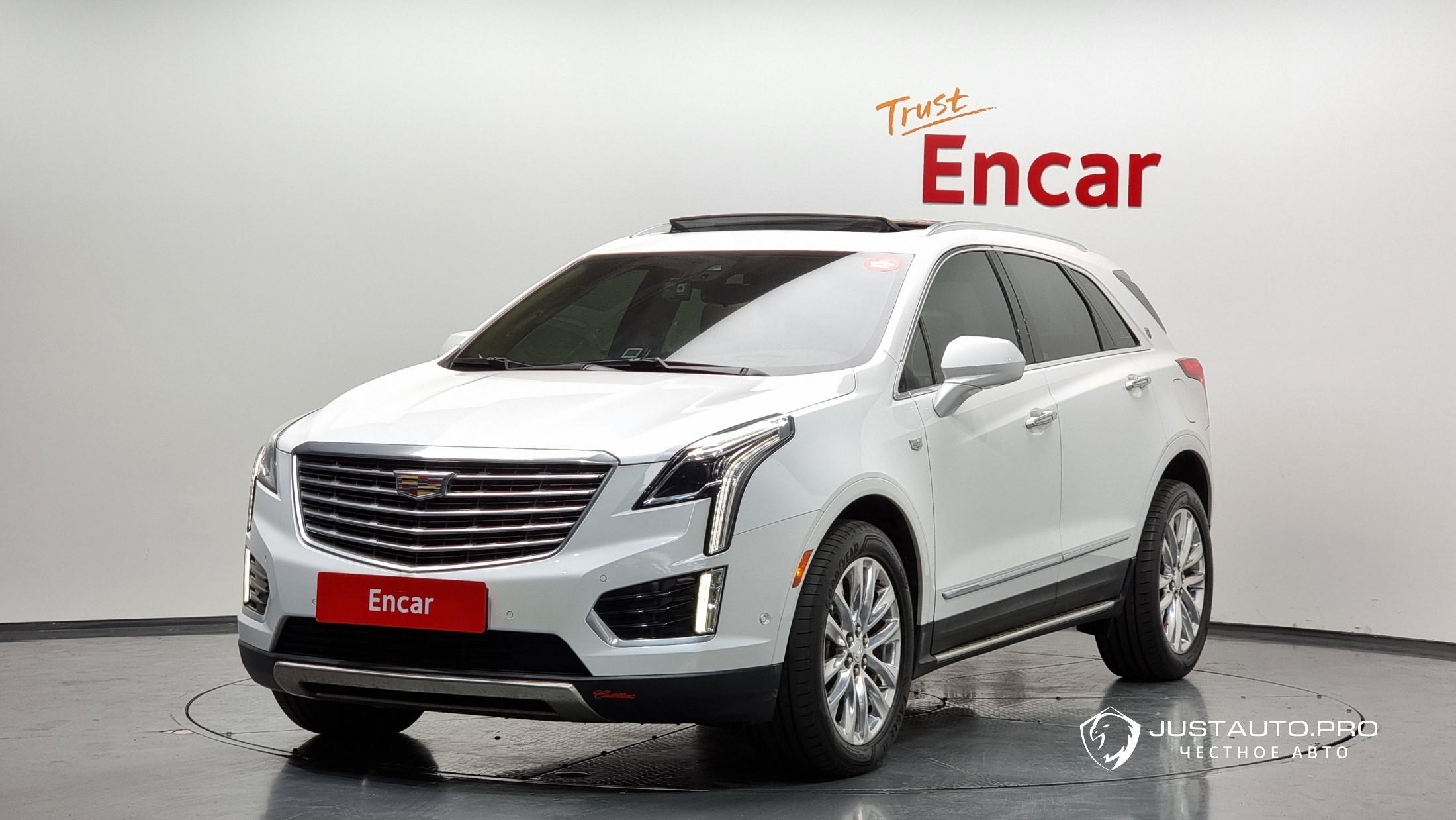 Автомобиль Cadillac XT5