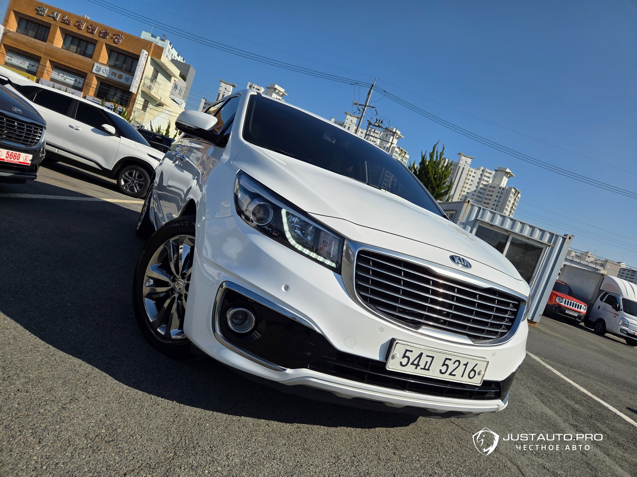 Автомобиль Kia Canival