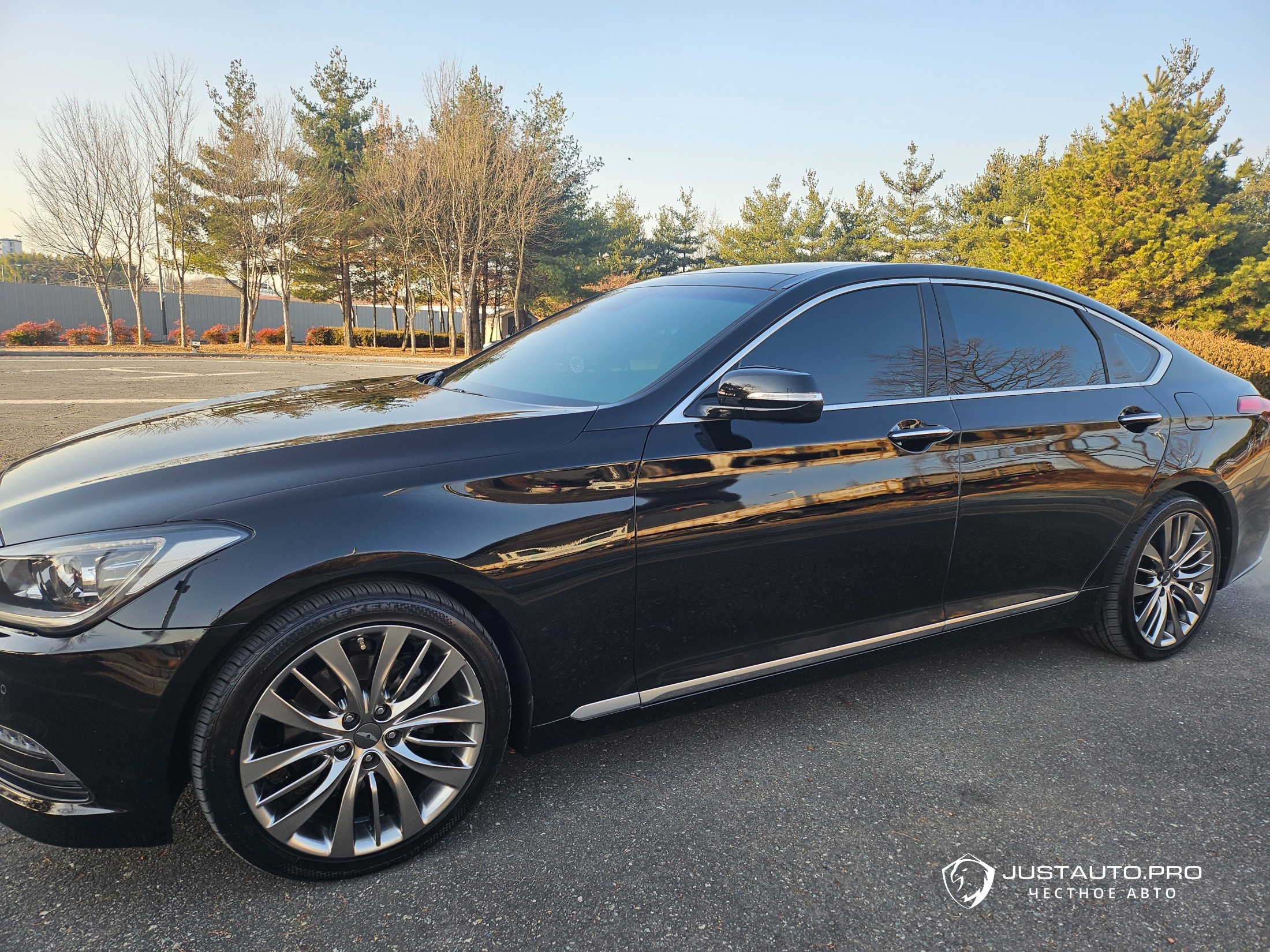 Автомобиль Hyundai Genesis