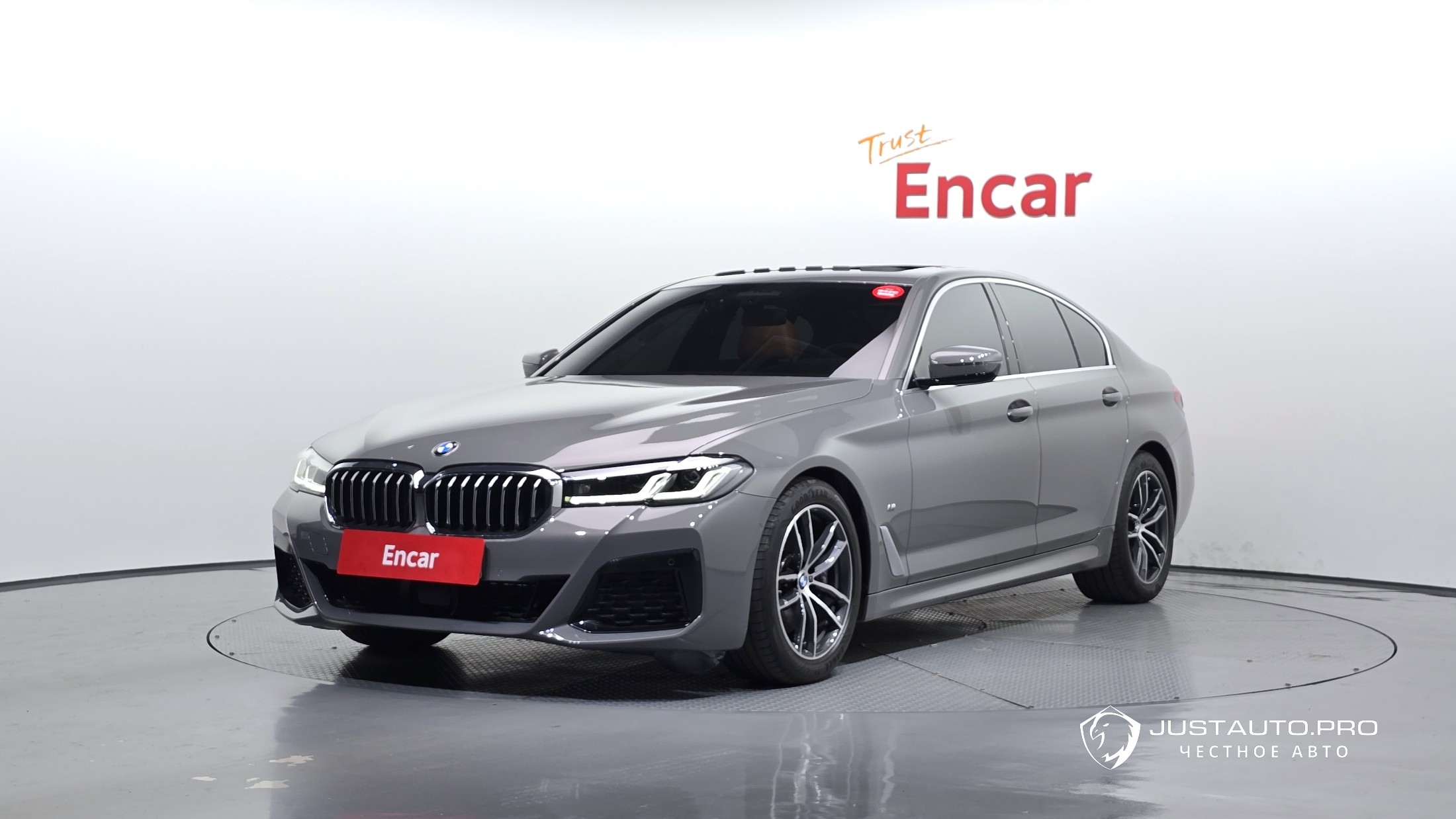 Автомобиль BMW 5-Series