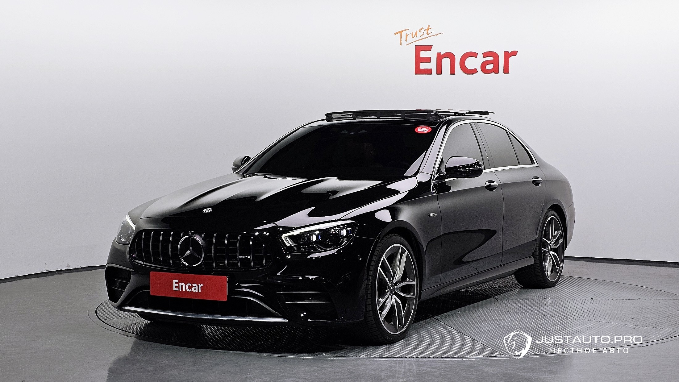 Автомобиль Mercedes-Benz E-Class