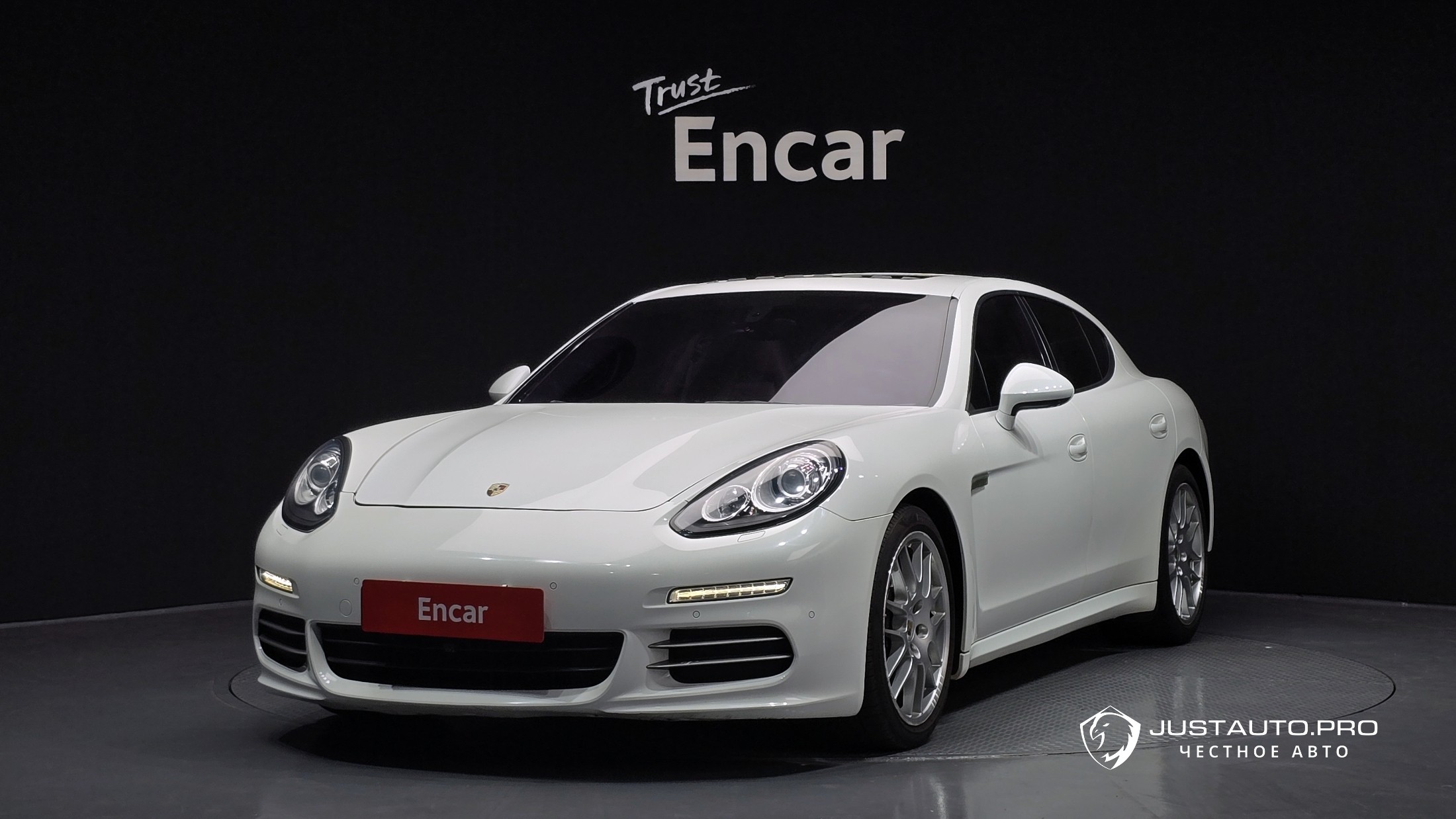 Автомобиль Porsche Panamera