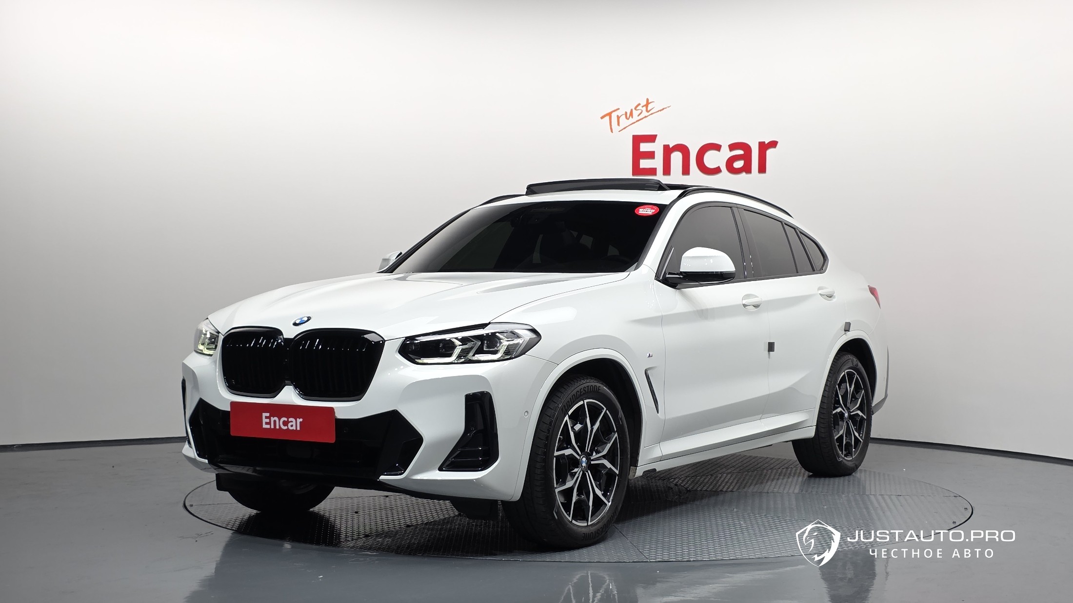 Автомобиль BMW X4