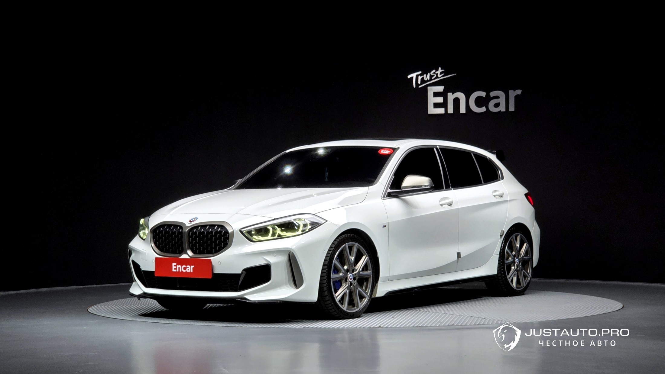 Автомобиль BMW 1-Series