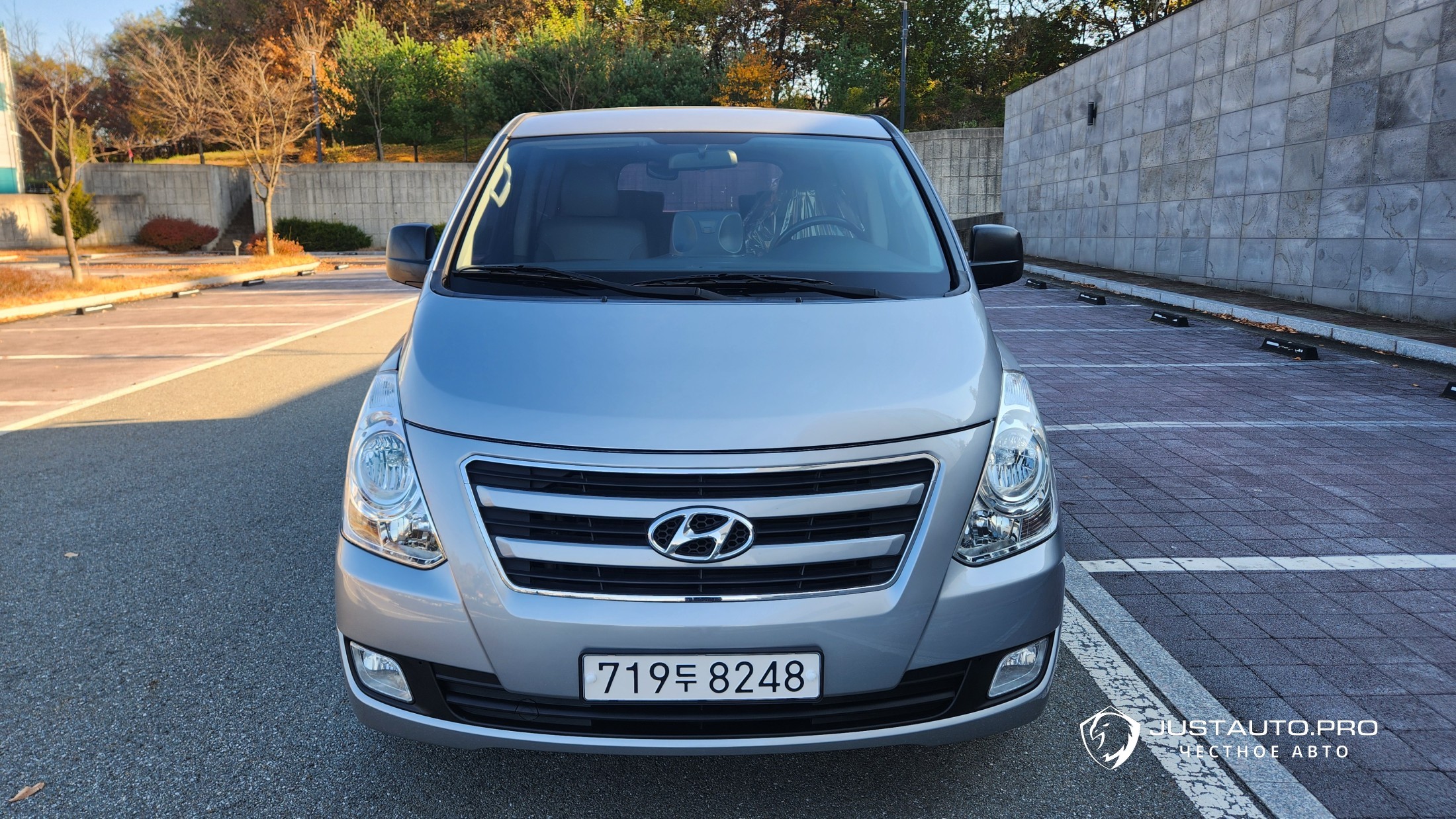 Автомобиль Hyundai Starex