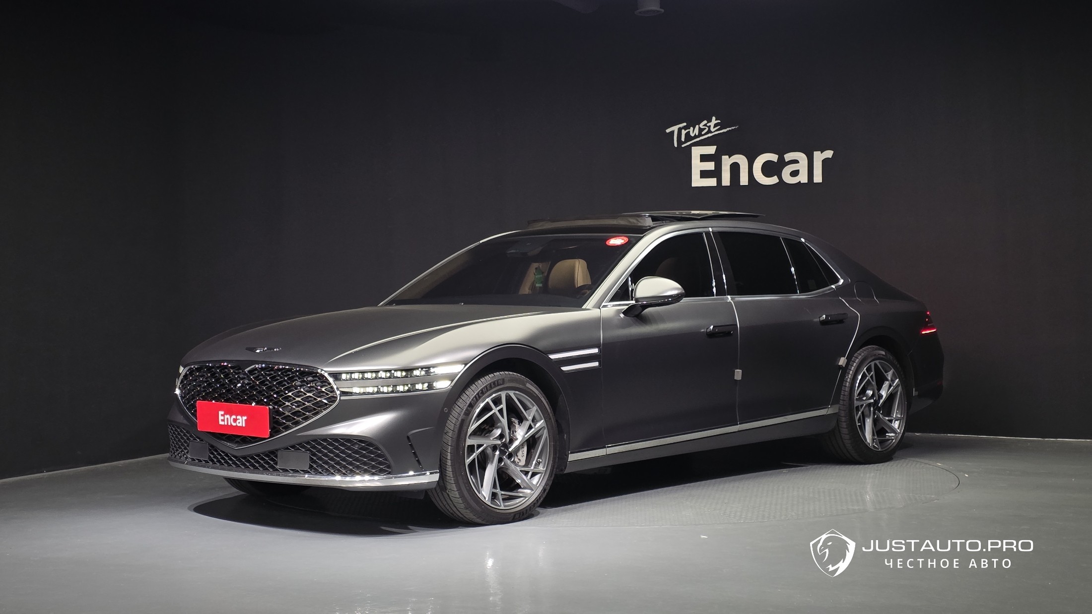 Автомобиль Genesis G90