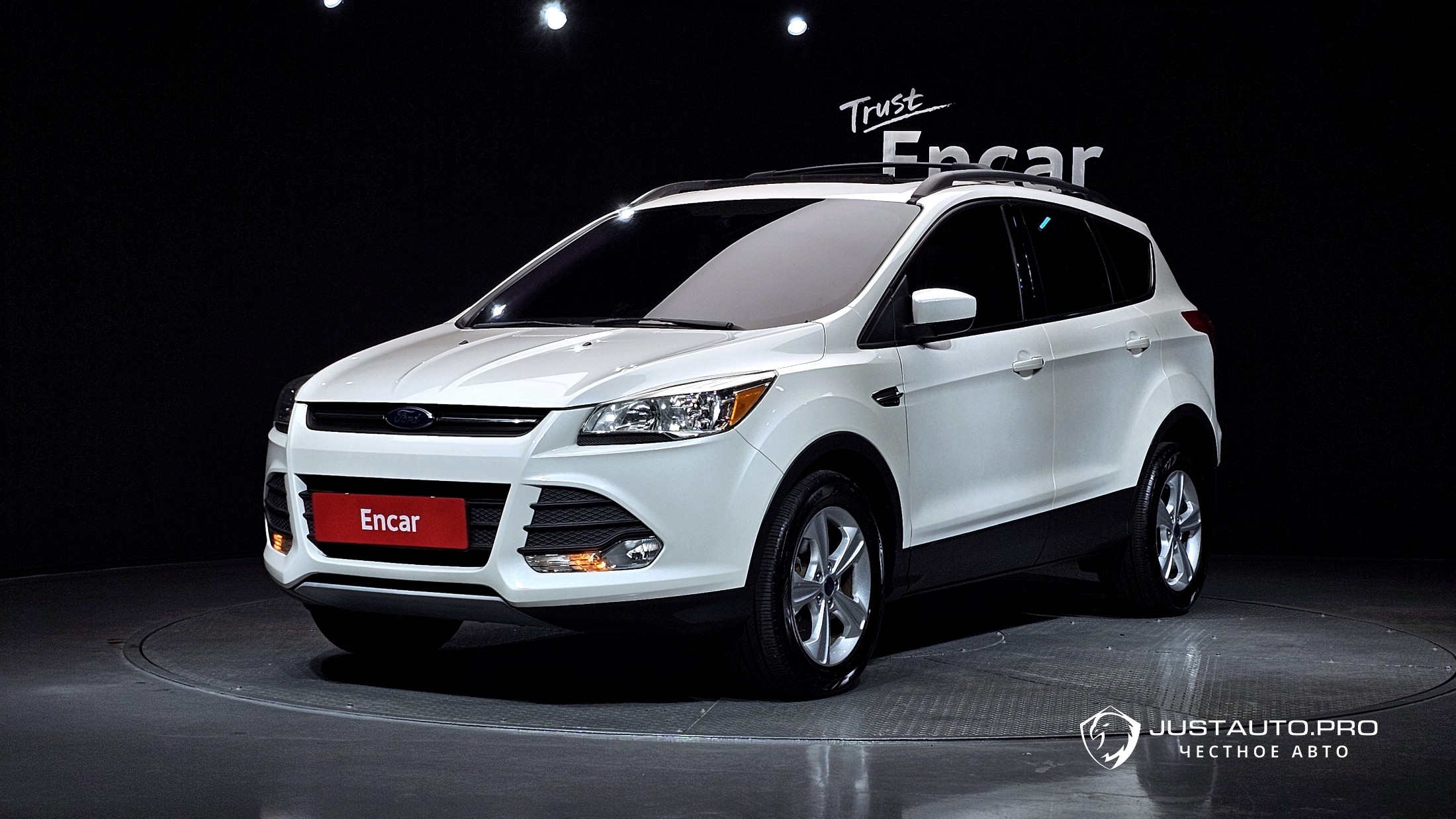 Автомобиль Ford Escape