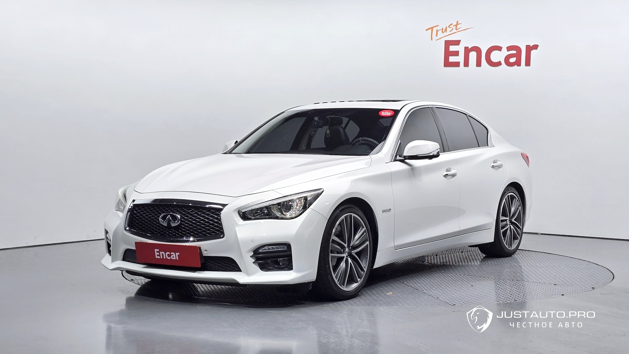Автомобиль Infiniti Q50