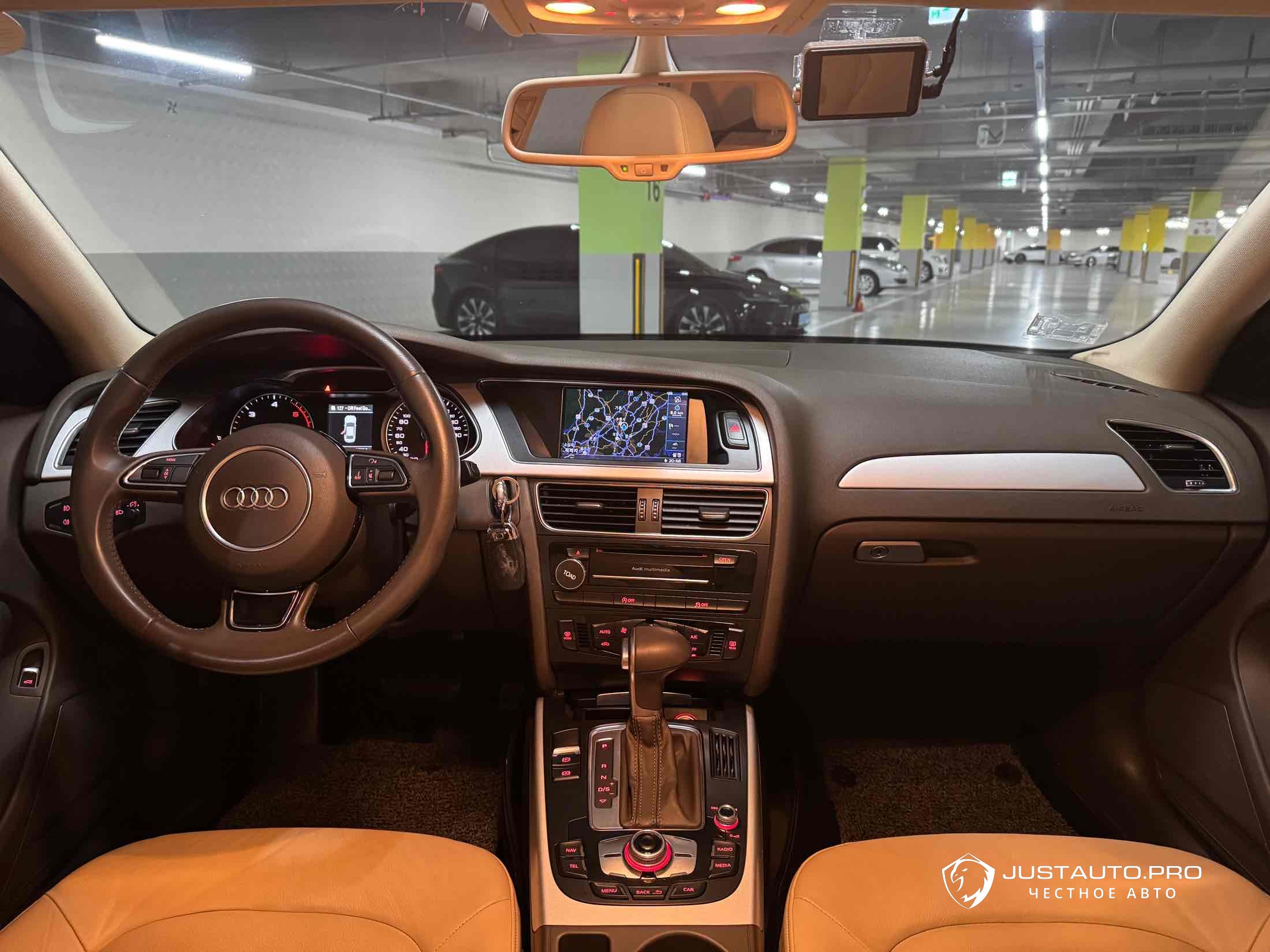 Автомобиль Audi A4