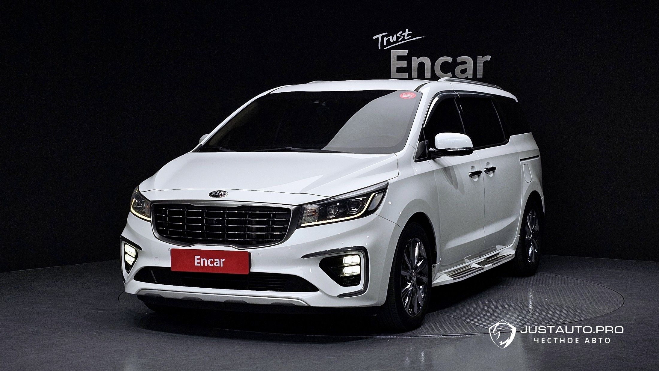 Автомобиль Kia Canival
