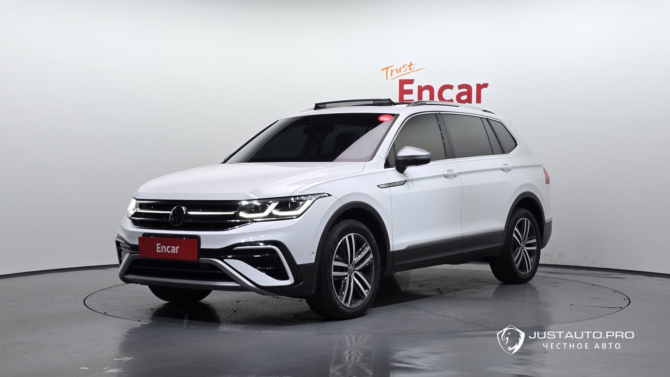 Автомобиль Volkswagen Tiguan