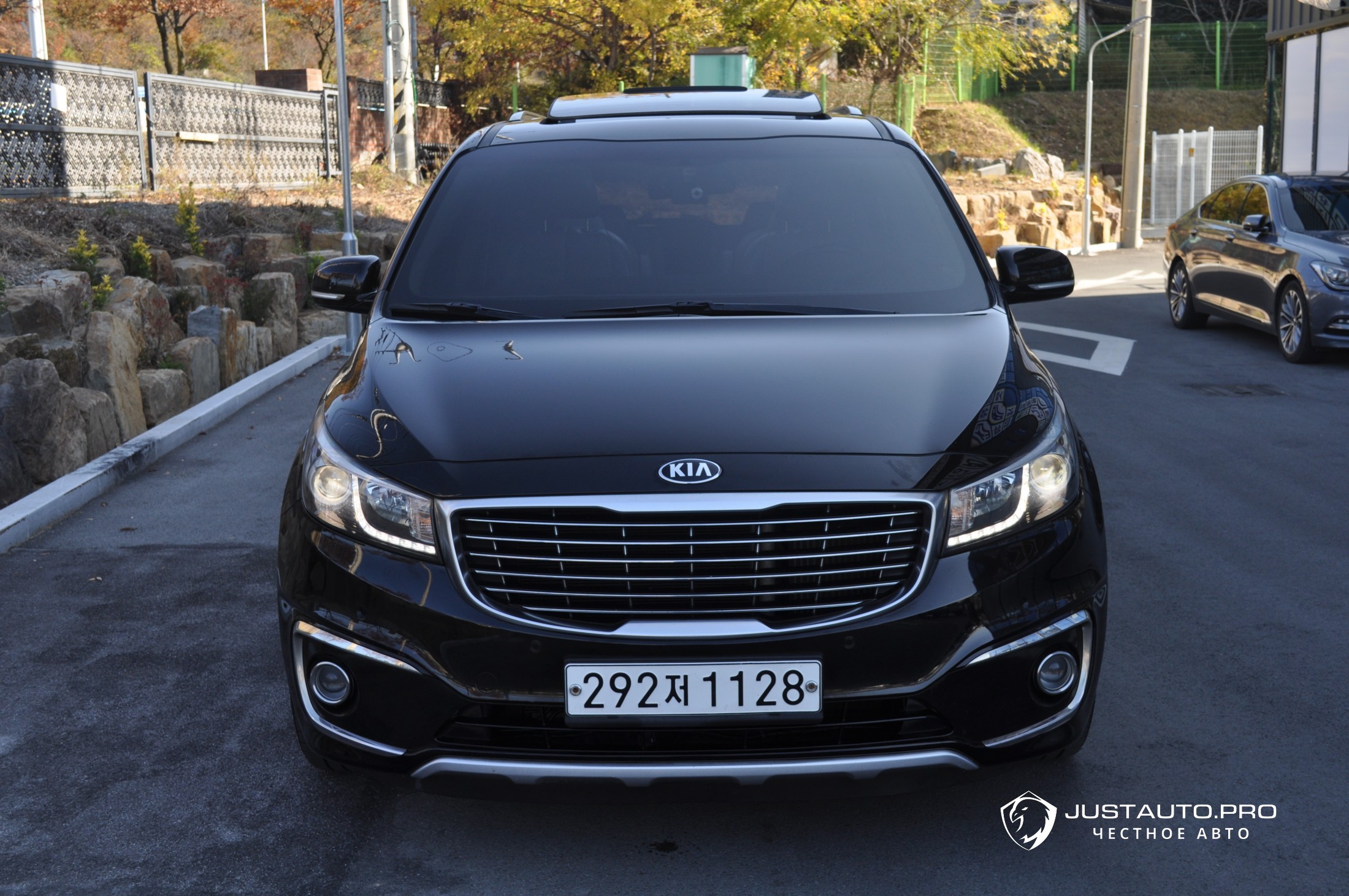 Автомобиль Kia Canival