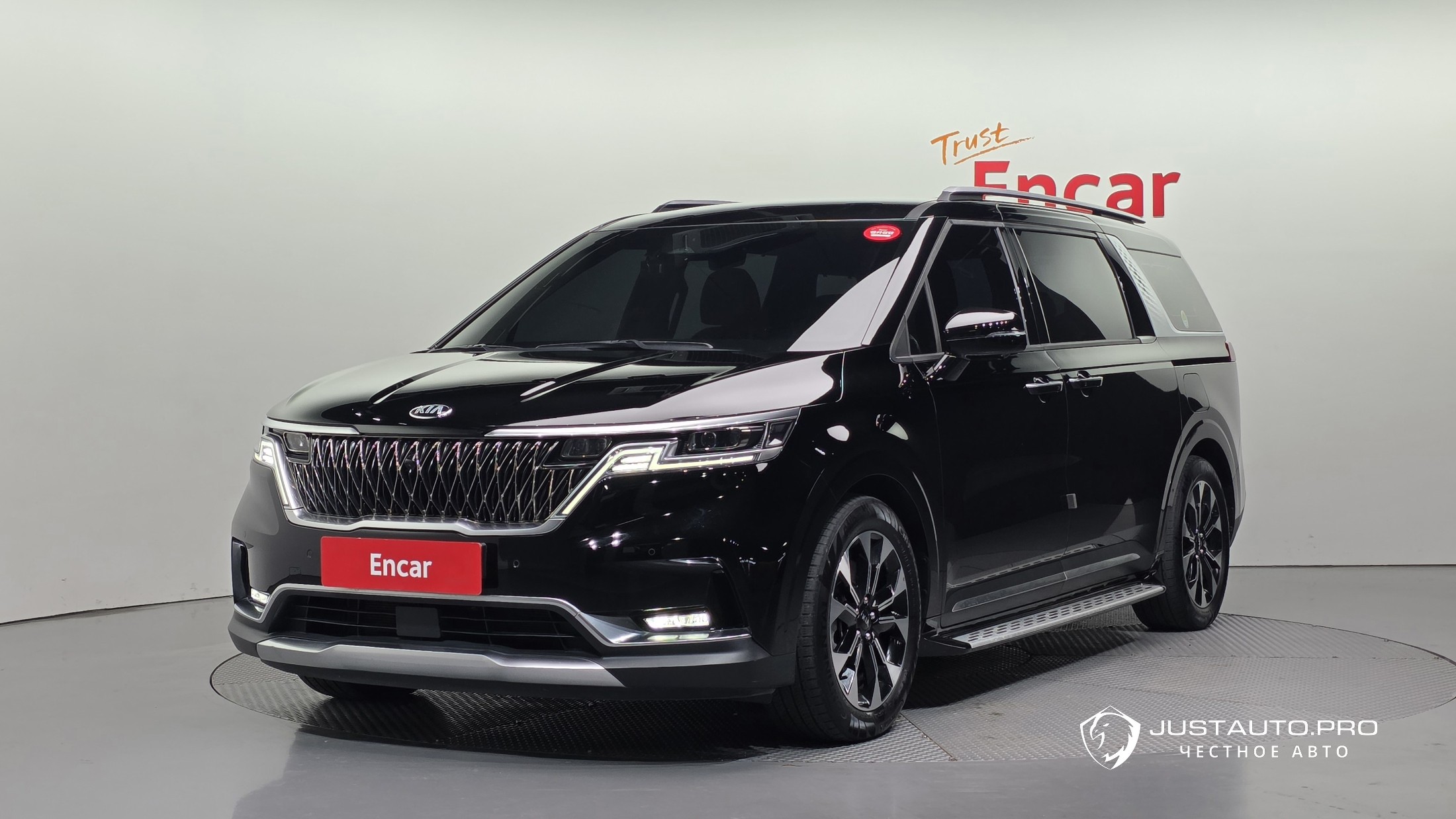 Автомобиль Kia Canival