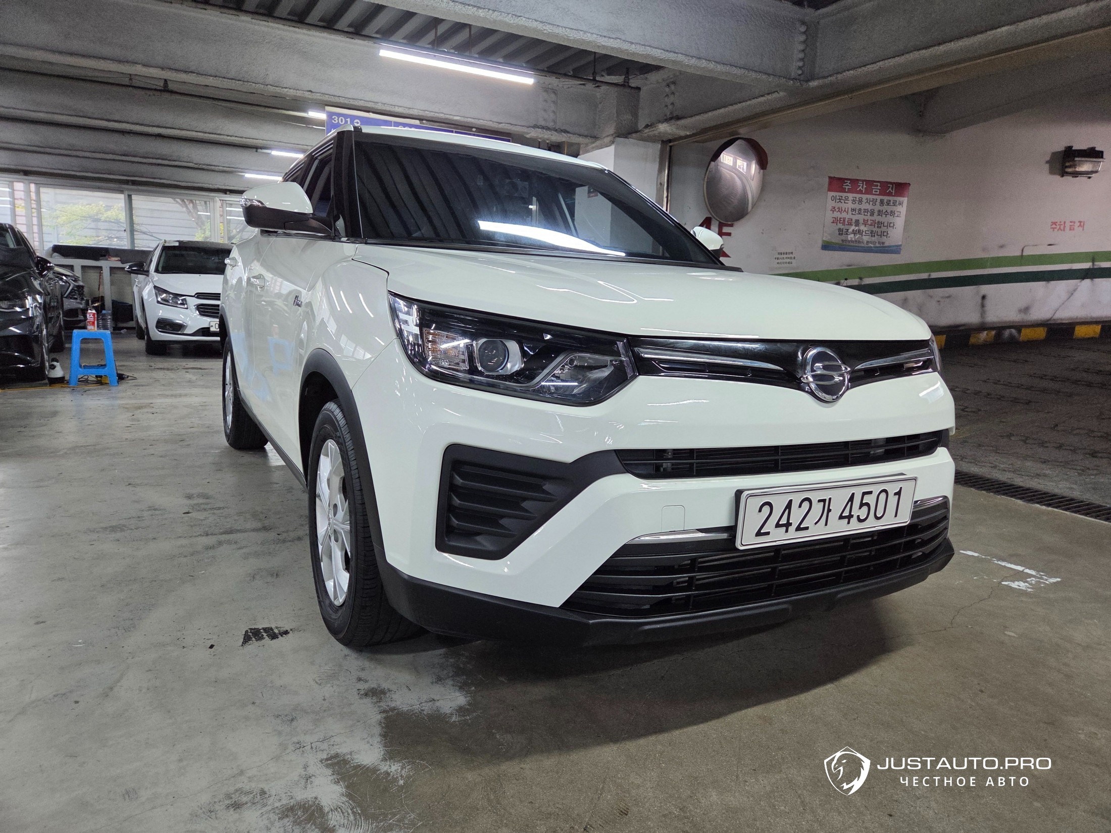 Автомобиль KG_Mobility_Ssangyong TIBOLI