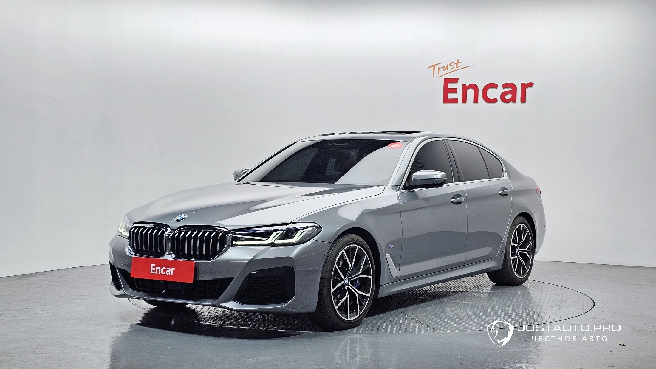 Автомобиль BMW 5-Series