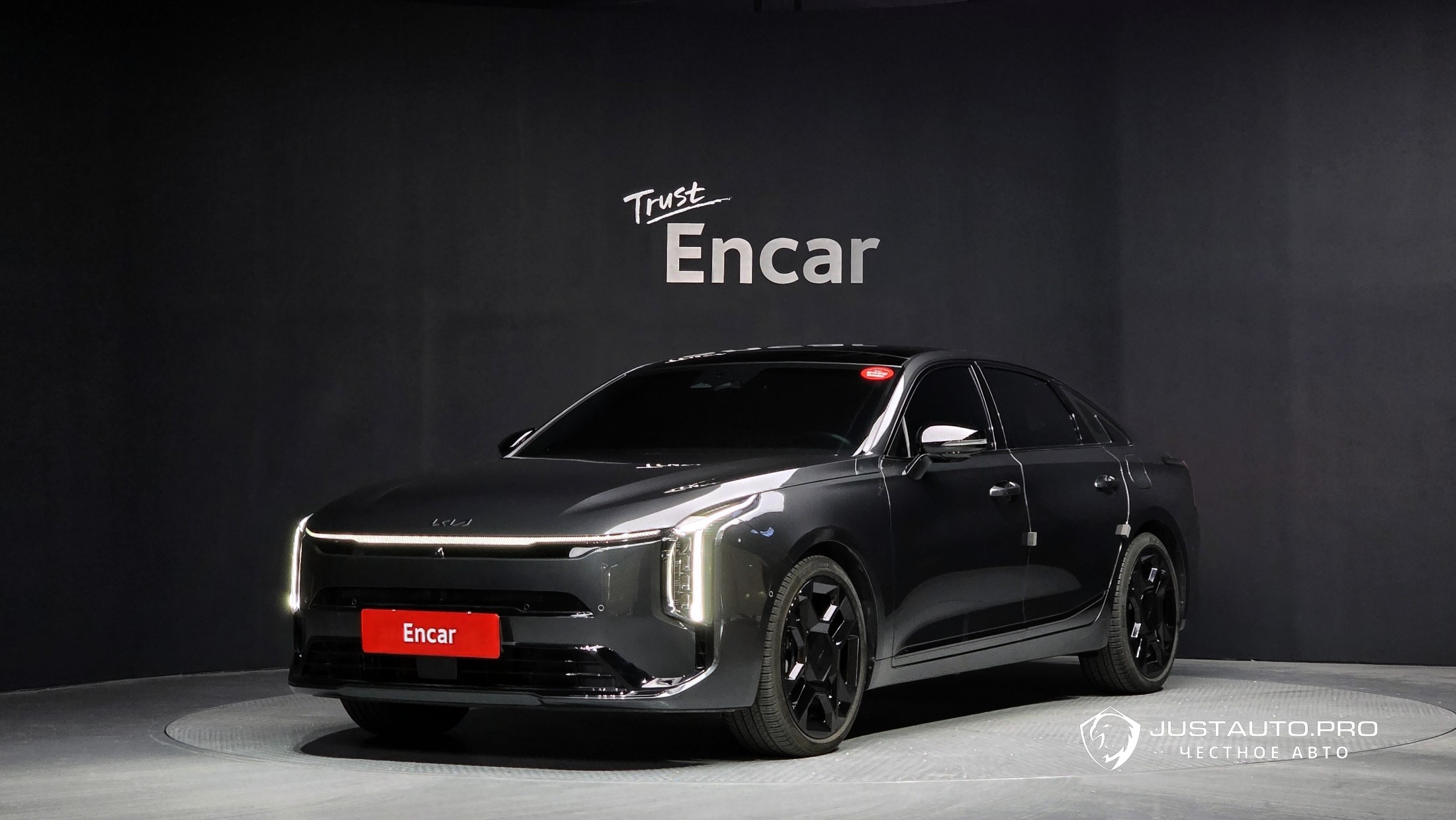 Автомобиль Kia K8