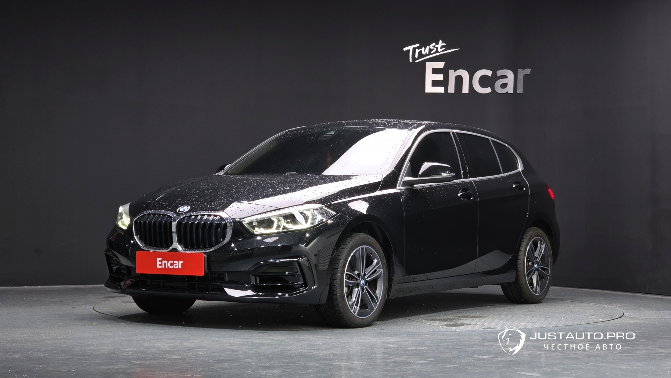 Автомобиль BMW 1-Series