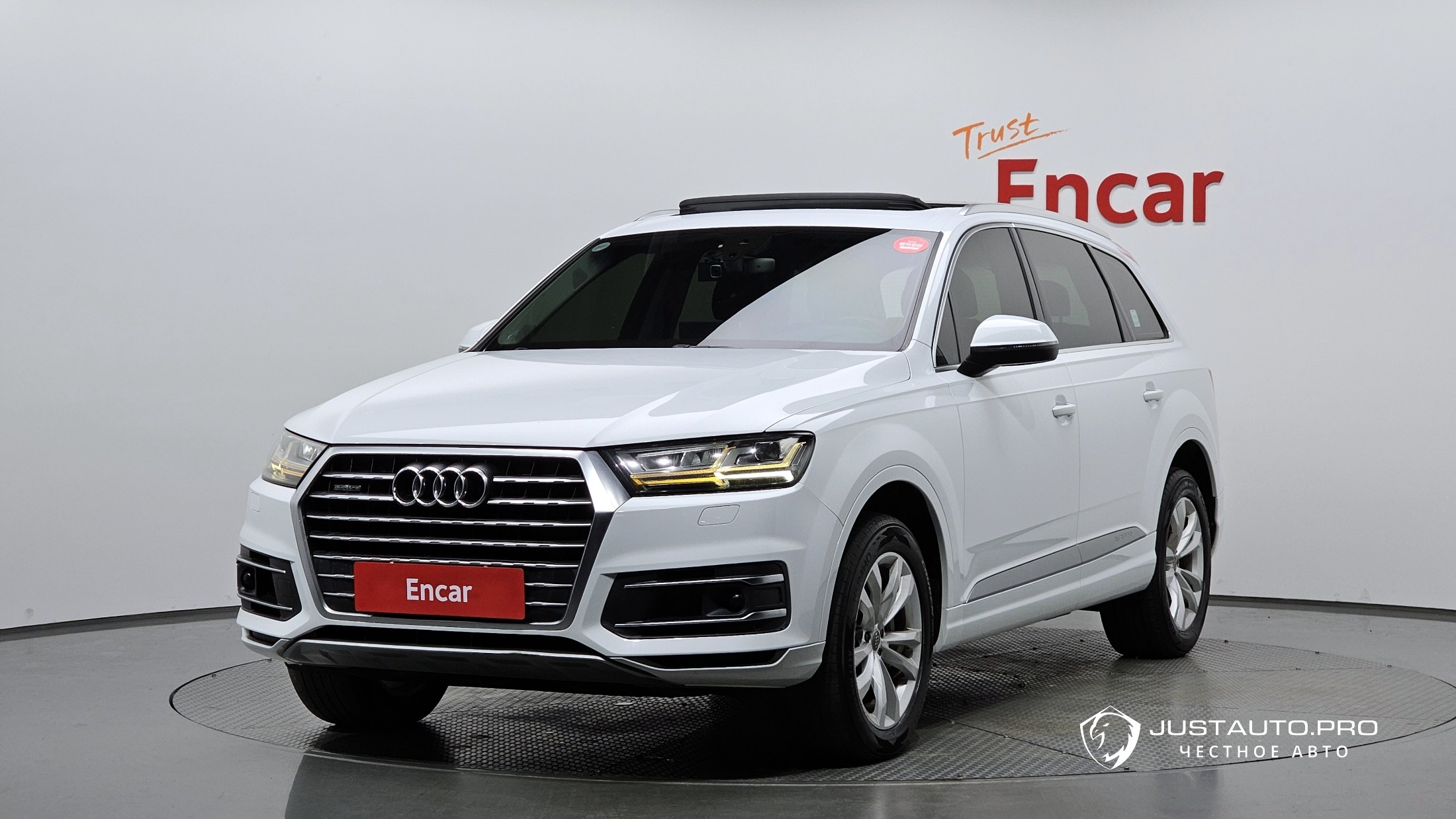 Автомобиль Audi Q7