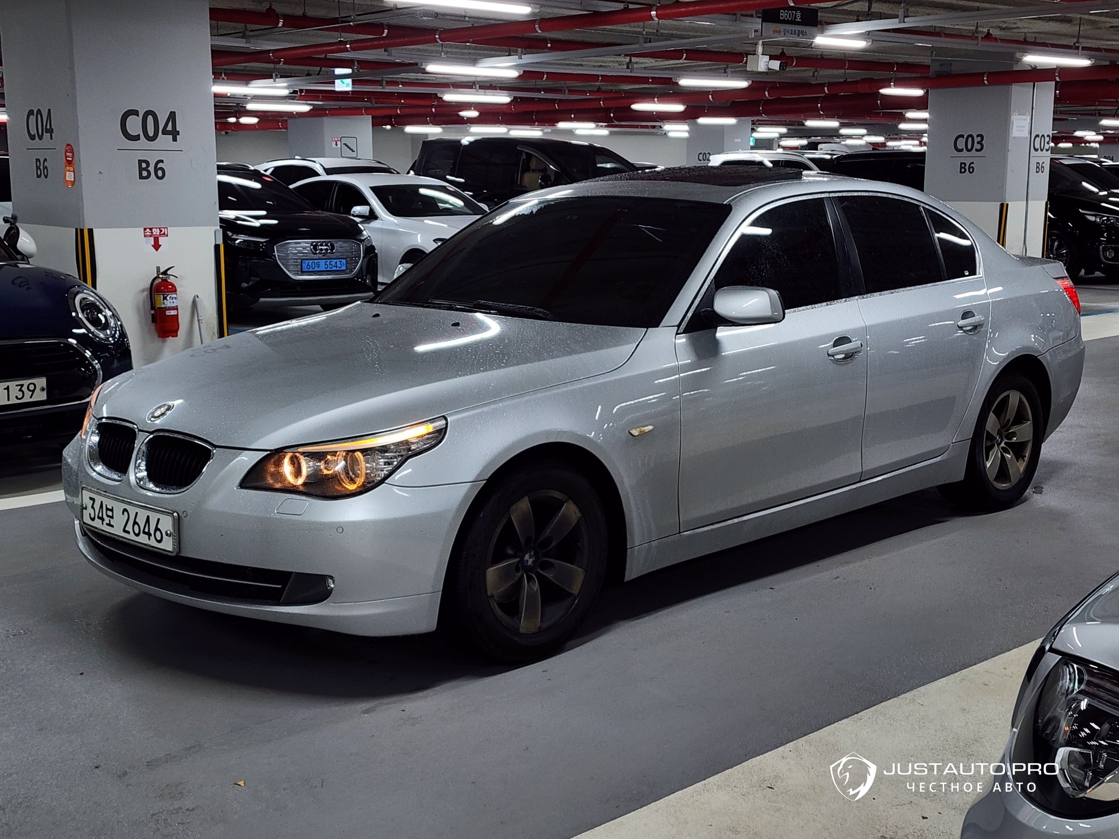 Автомобиль BMW 5-Series