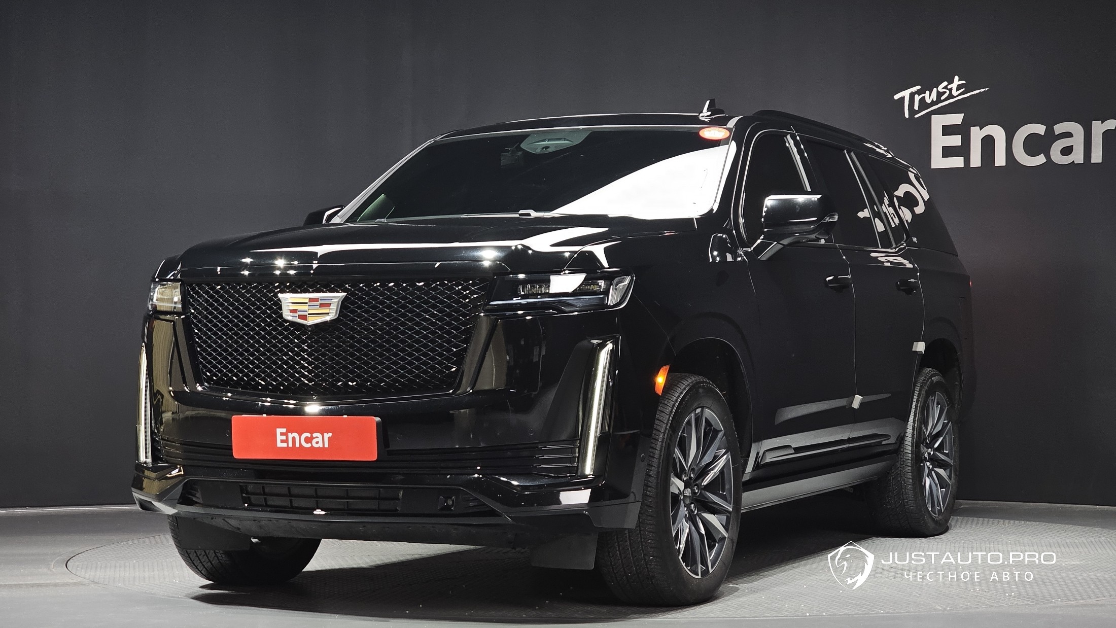 Автомобиль Cadillac Escalade