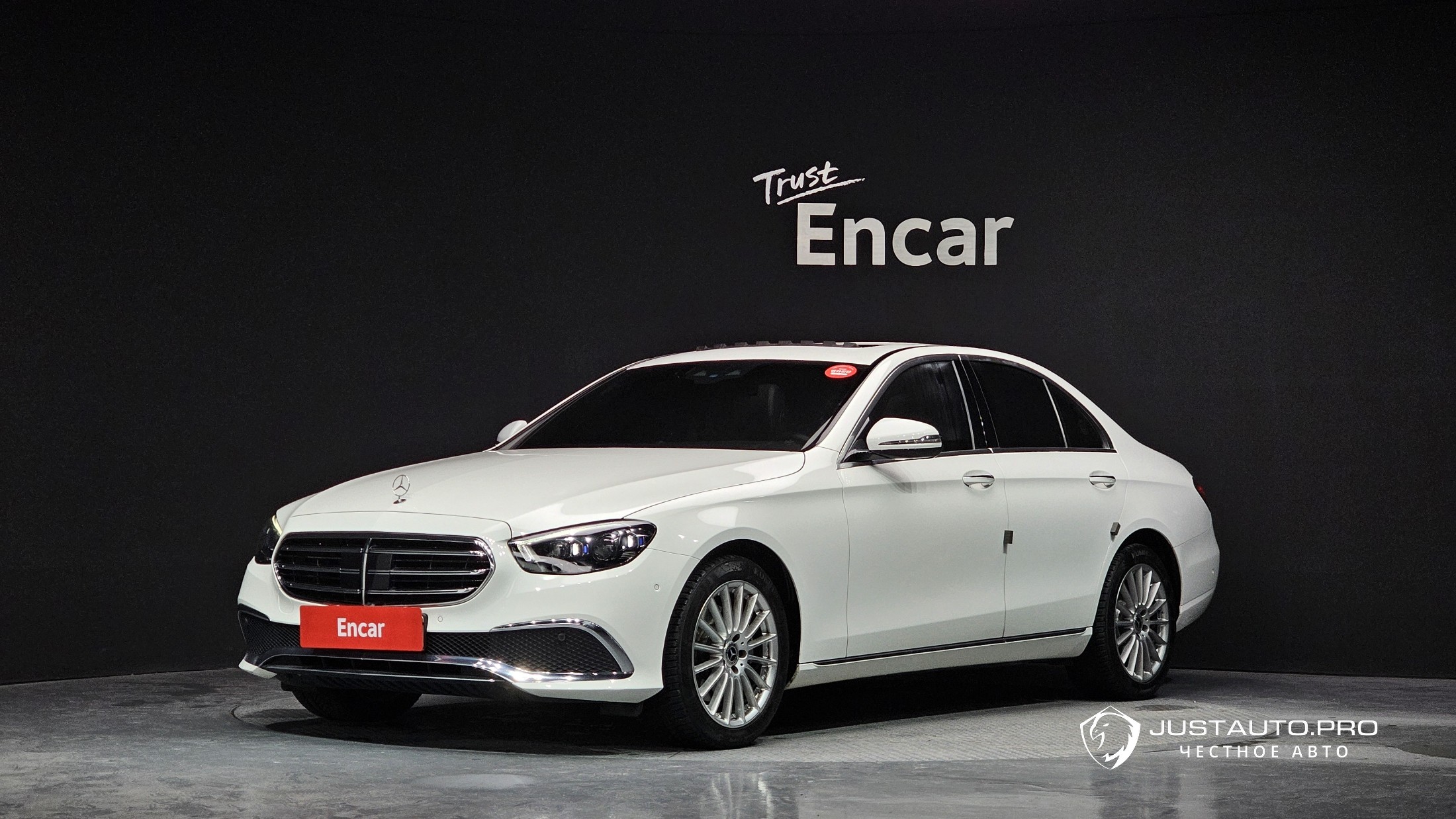Автомобиль Mercedes-Benz E-Class