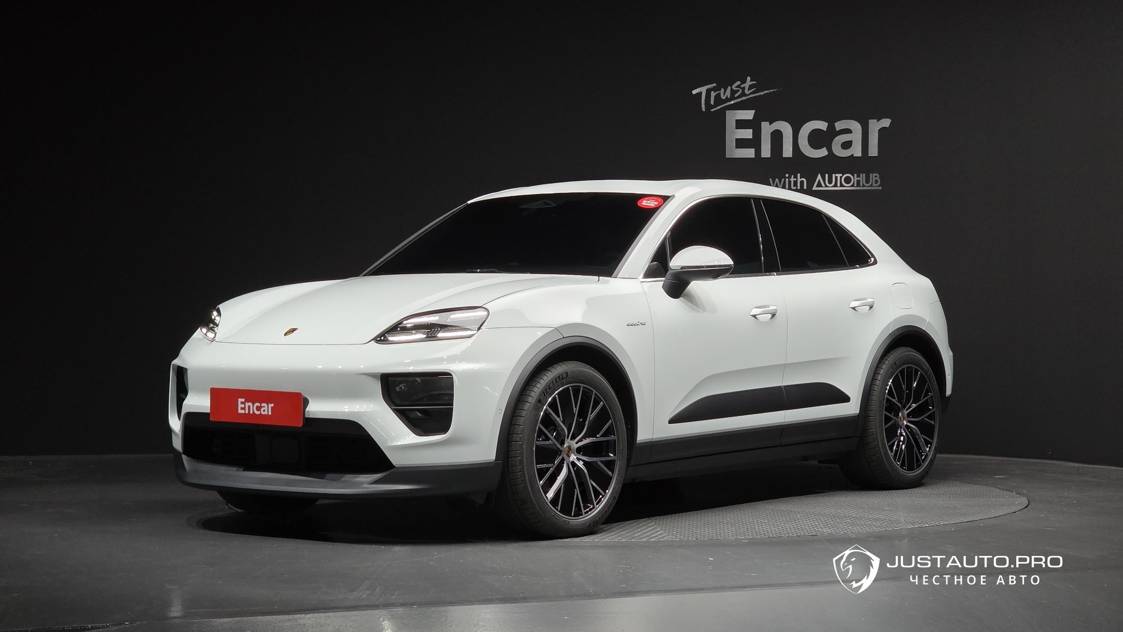 Автомобиль Porsche Macan