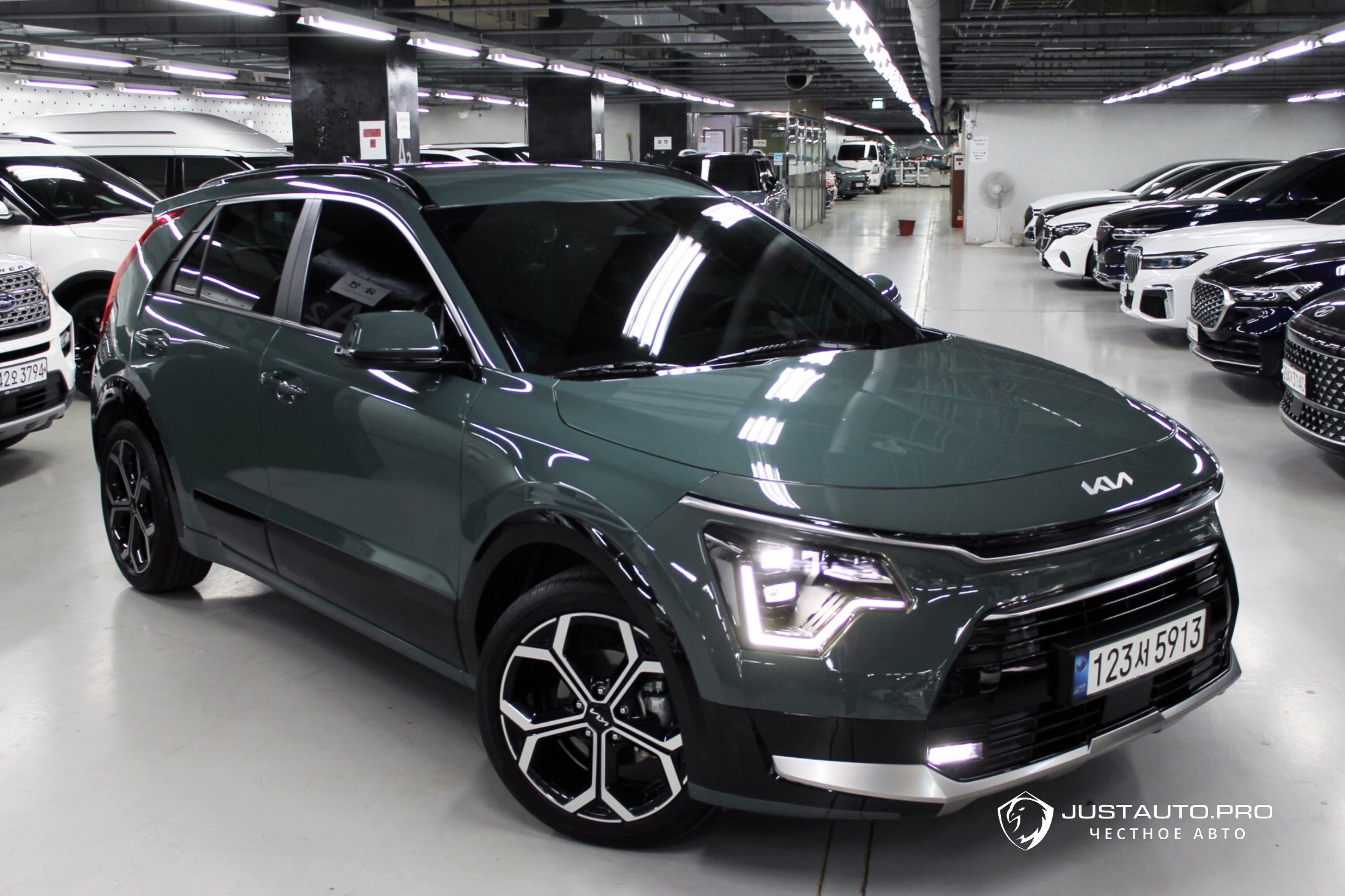 Автомобиль Kia Niro
