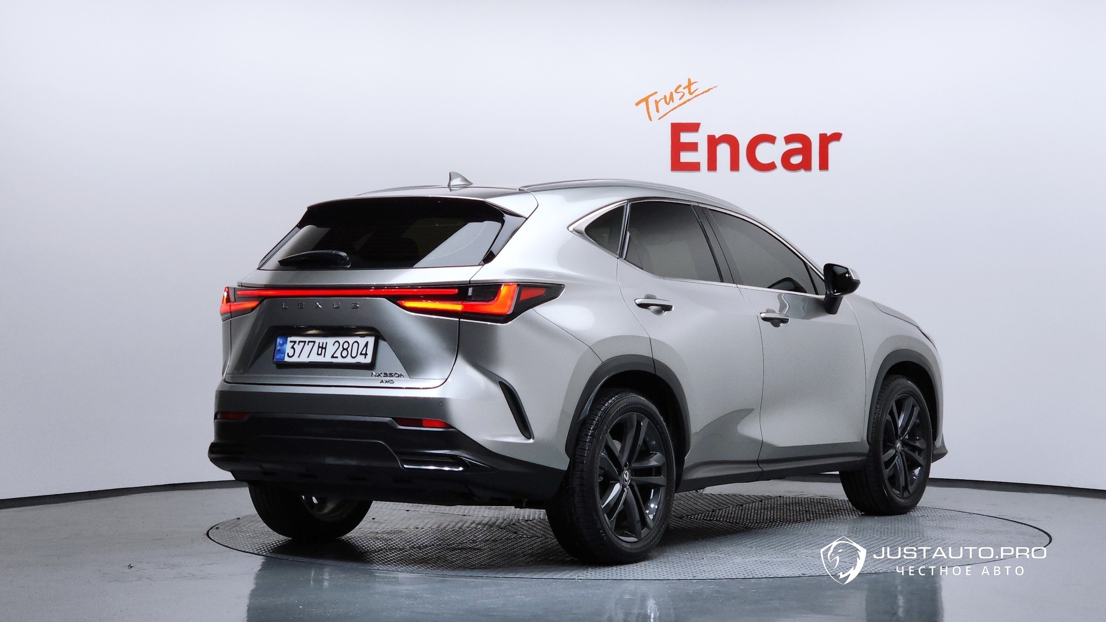 Автомобиль Lexus NX