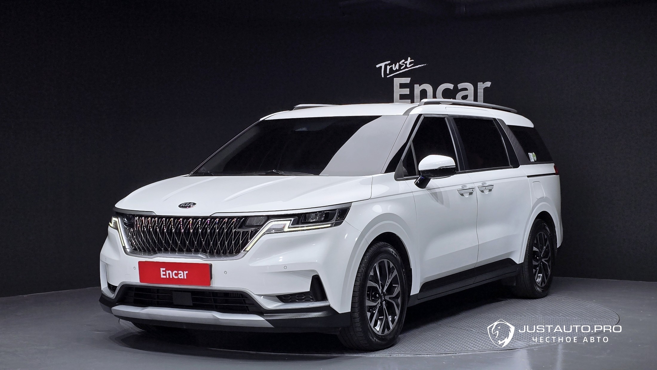 Автомобиль Kia Canival