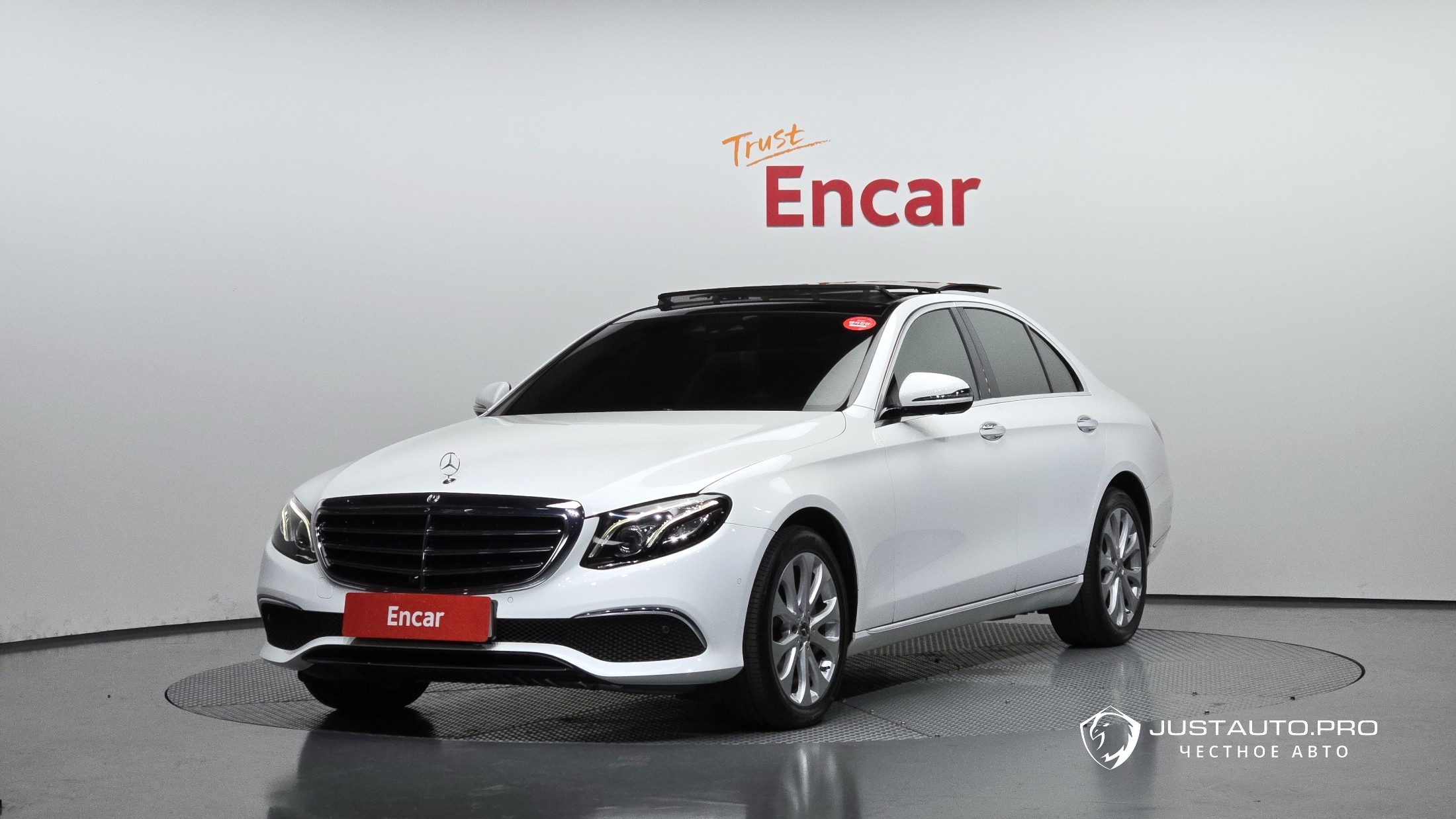 Автомобиль Mercedes-Benz E-Class