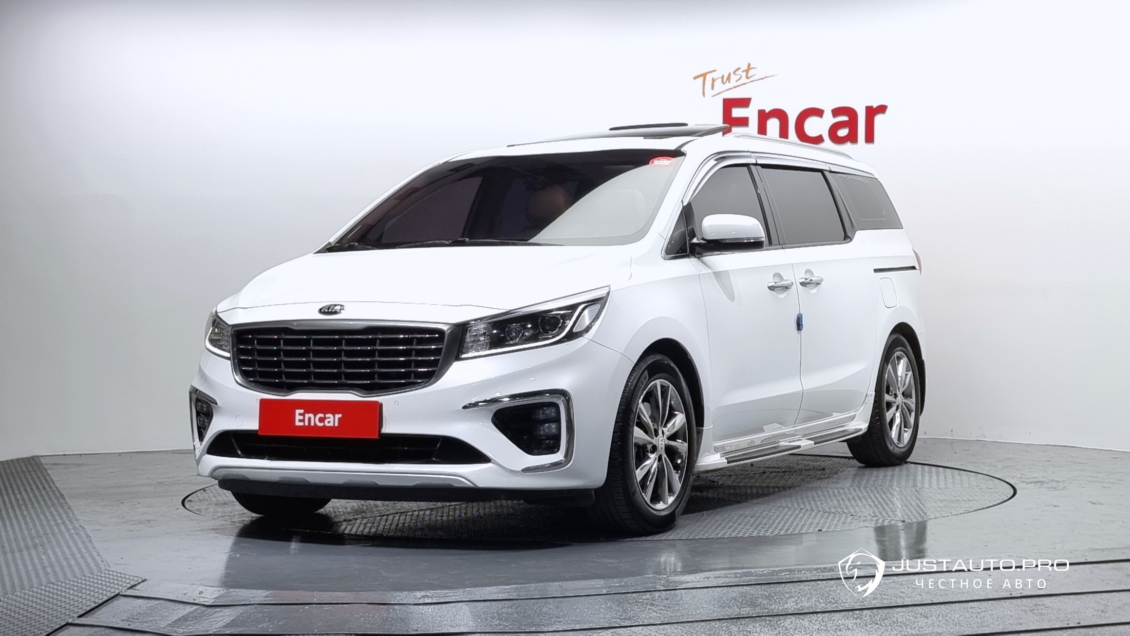 Автомобиль Kia Canival