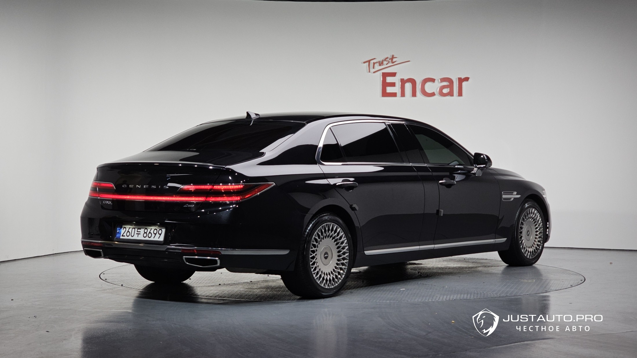 Автомобиль Genesis G90