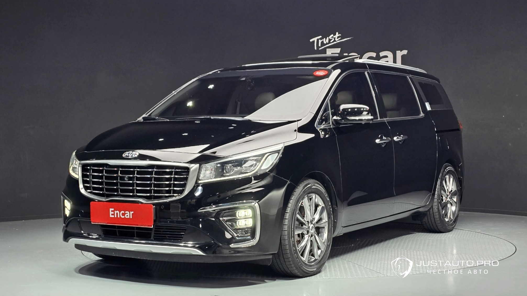 Автомобиль Kia Canival