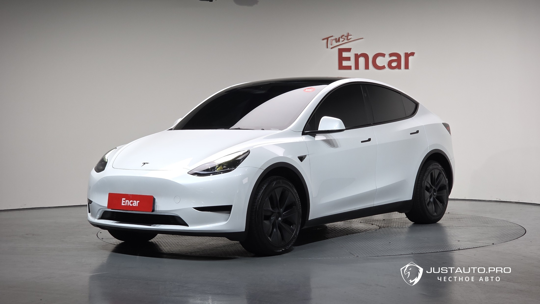 Автомобиль Tesla Model Y