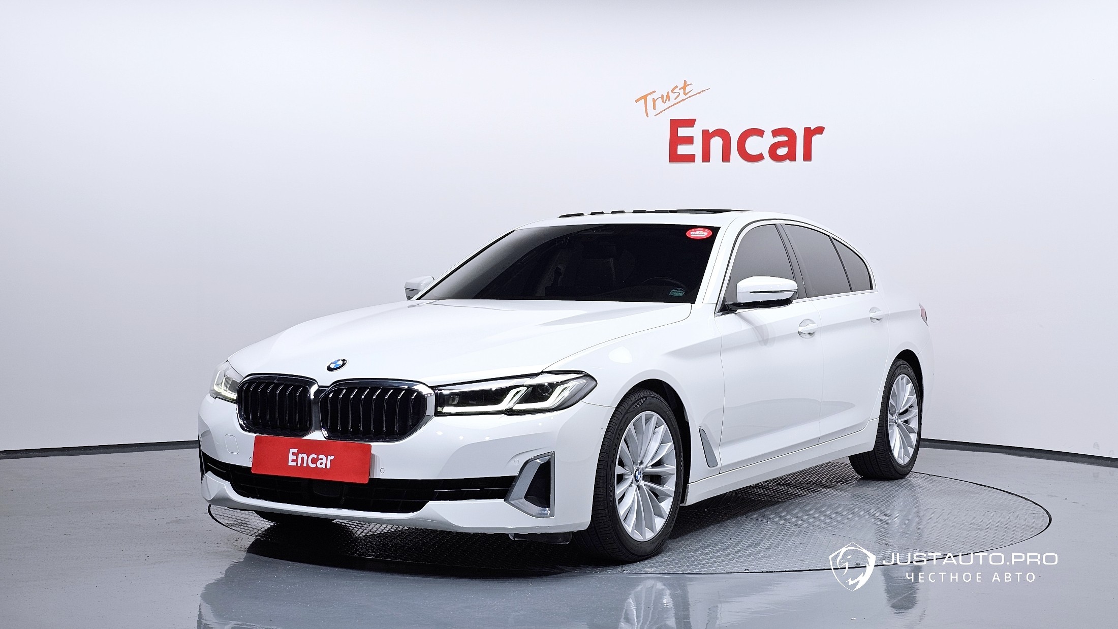 Автомобиль BMW 5-Series