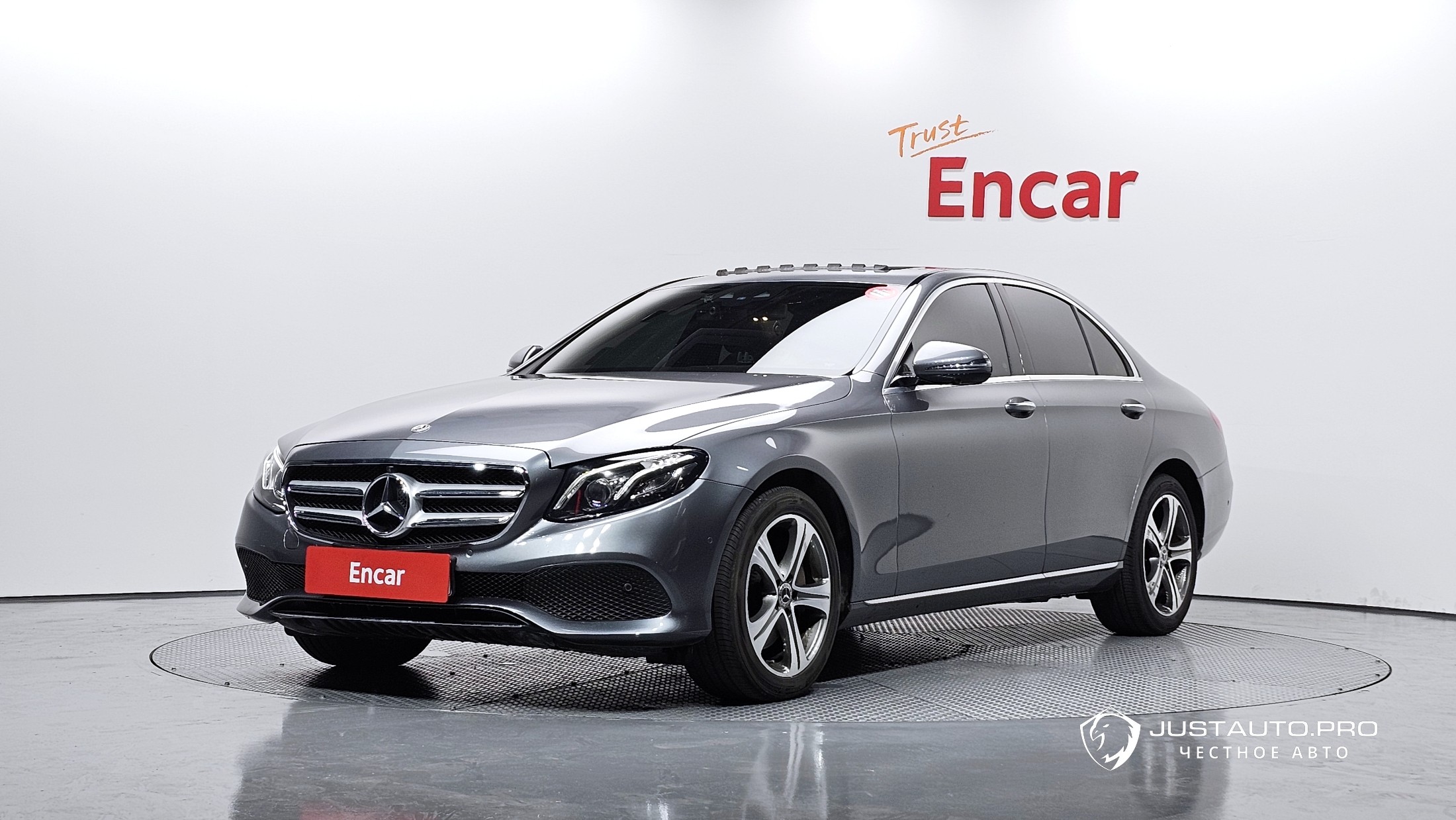 Автомобиль Mercedes-Benz E-Class