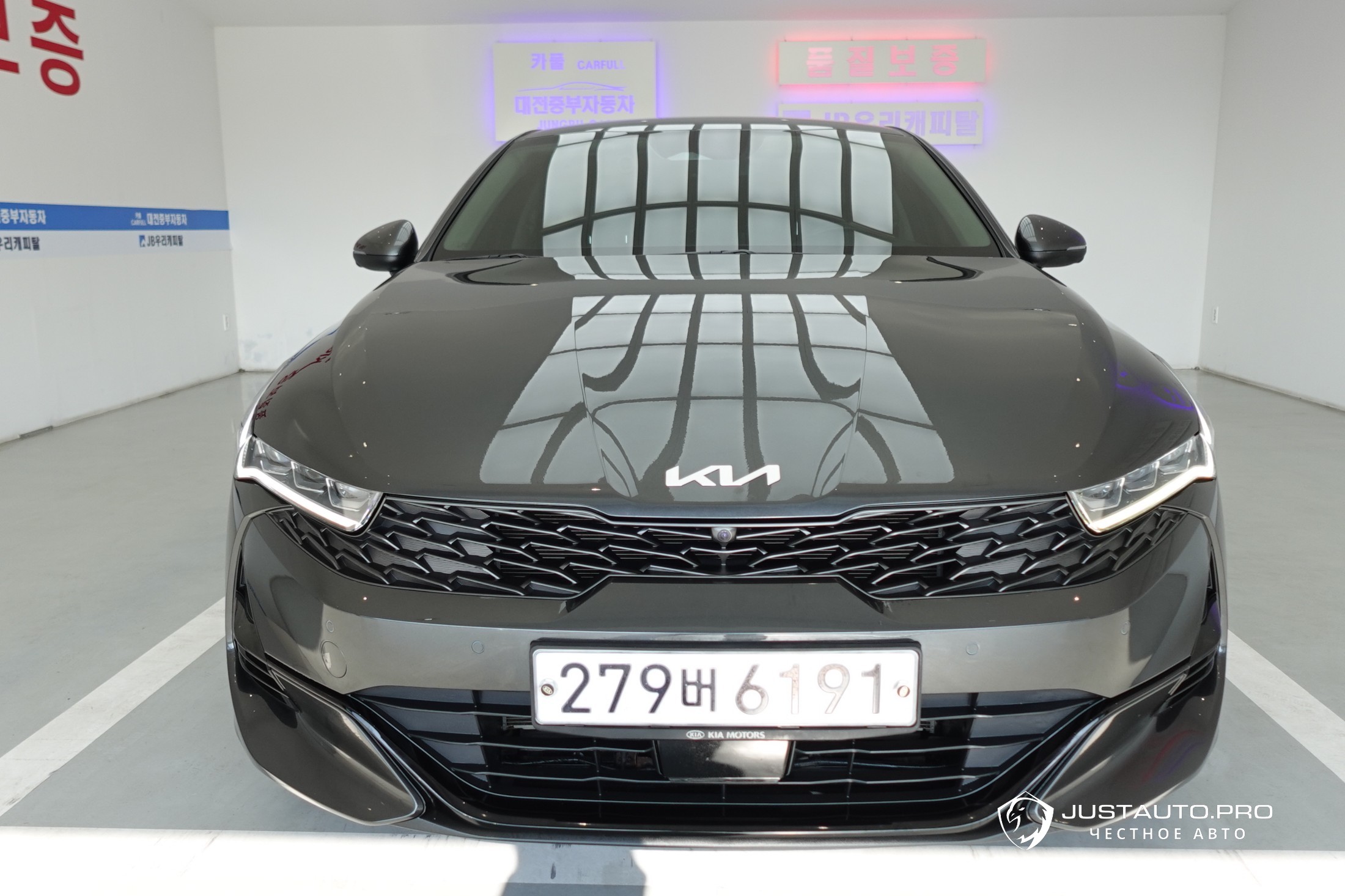 Автомобиль Kia K5