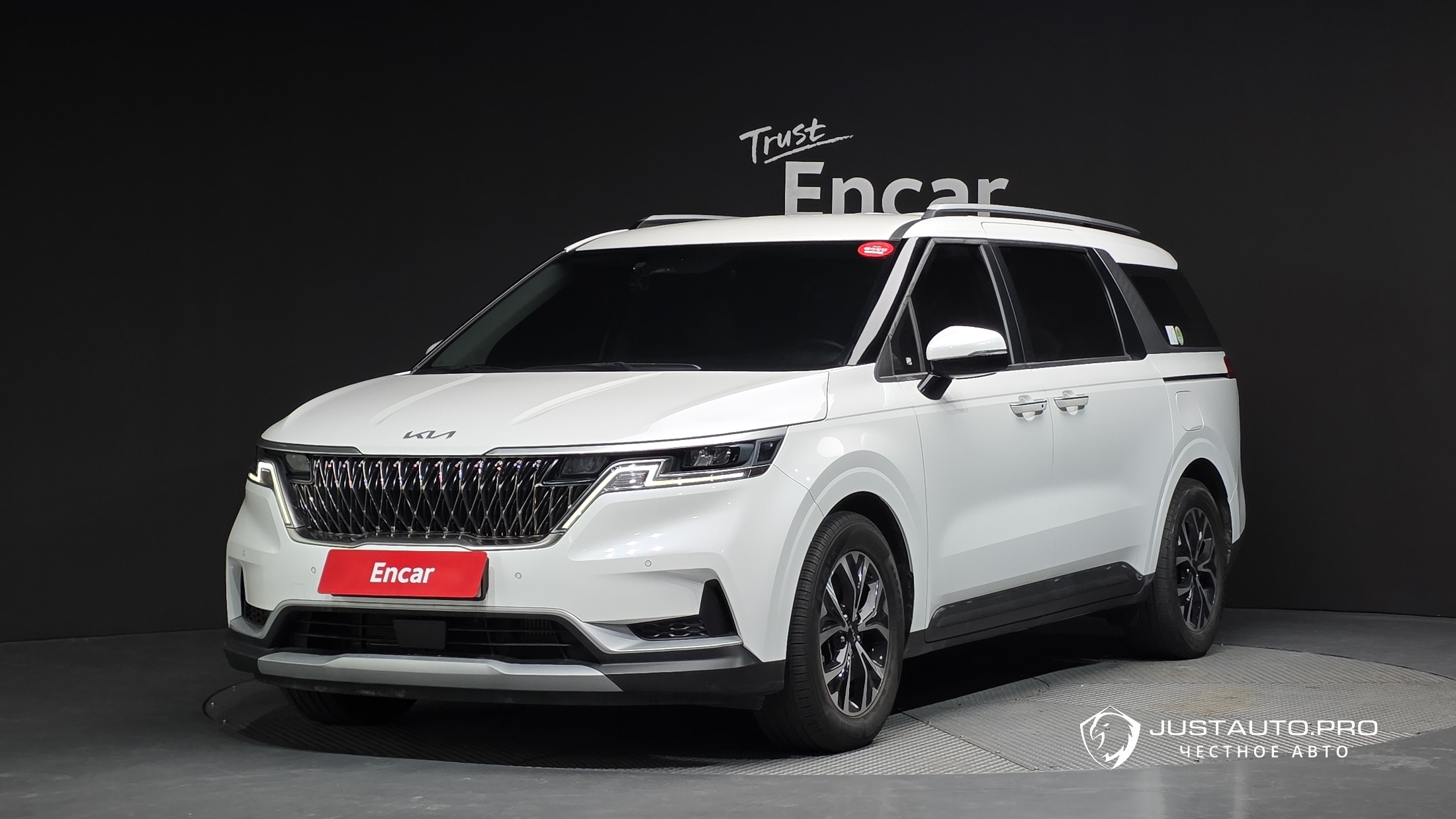 Автомобиль Kia Canival