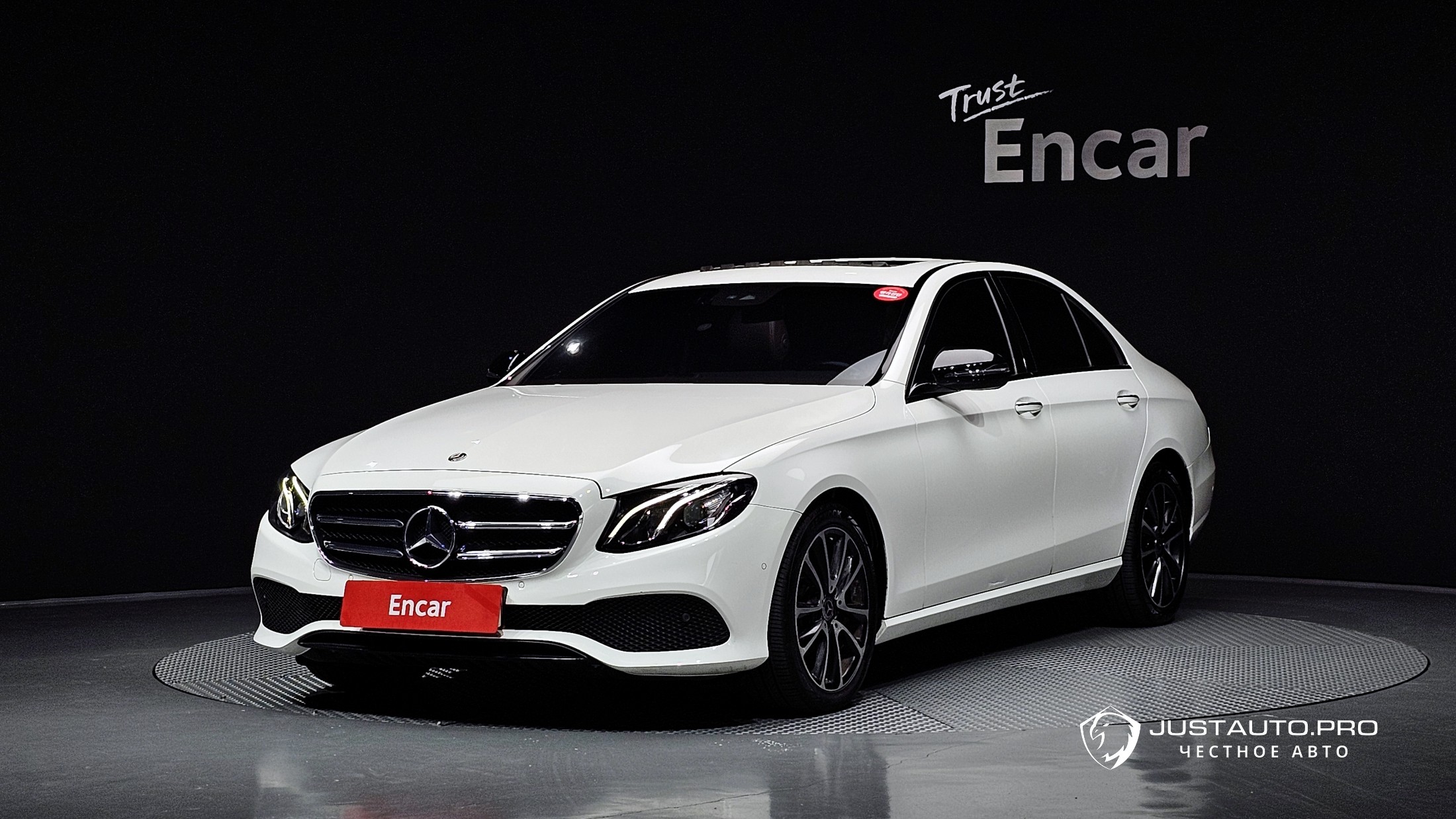 Автомобиль Mercedes-Benz E-Class