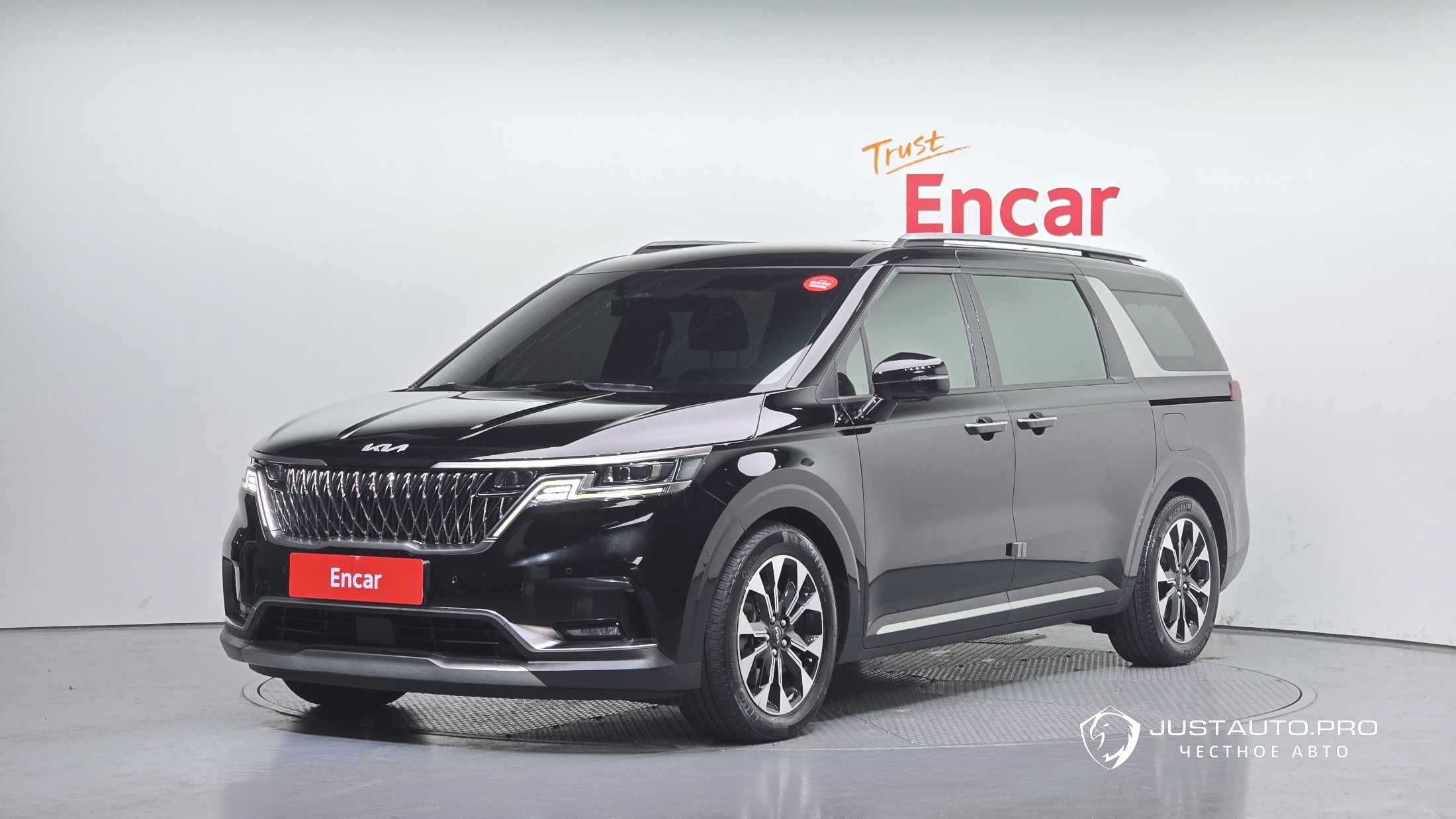 Автомобиль Kia Canival