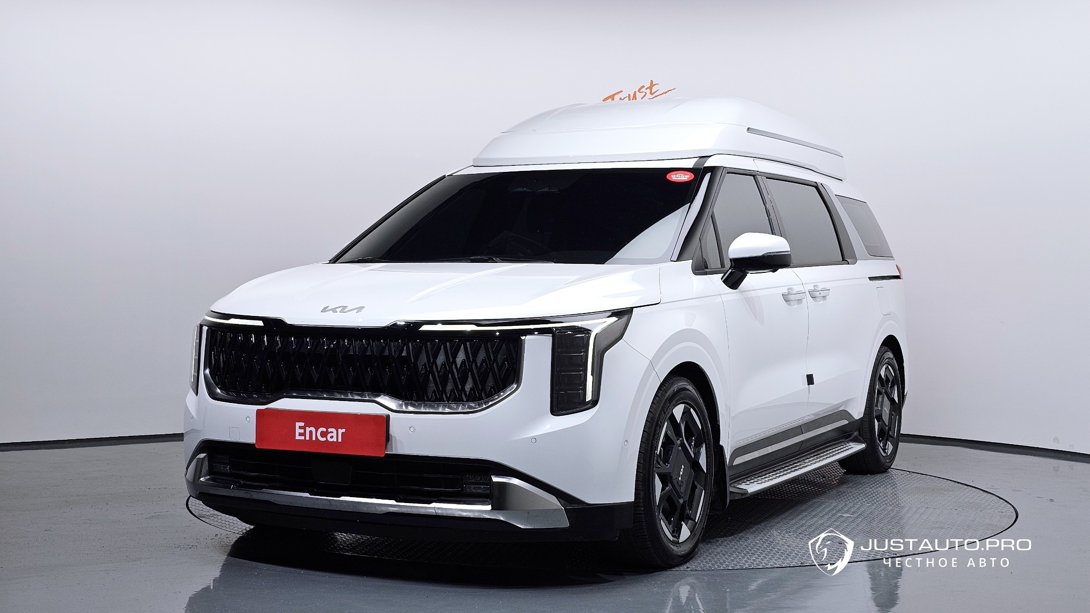 Автомобиль Kia Canival
