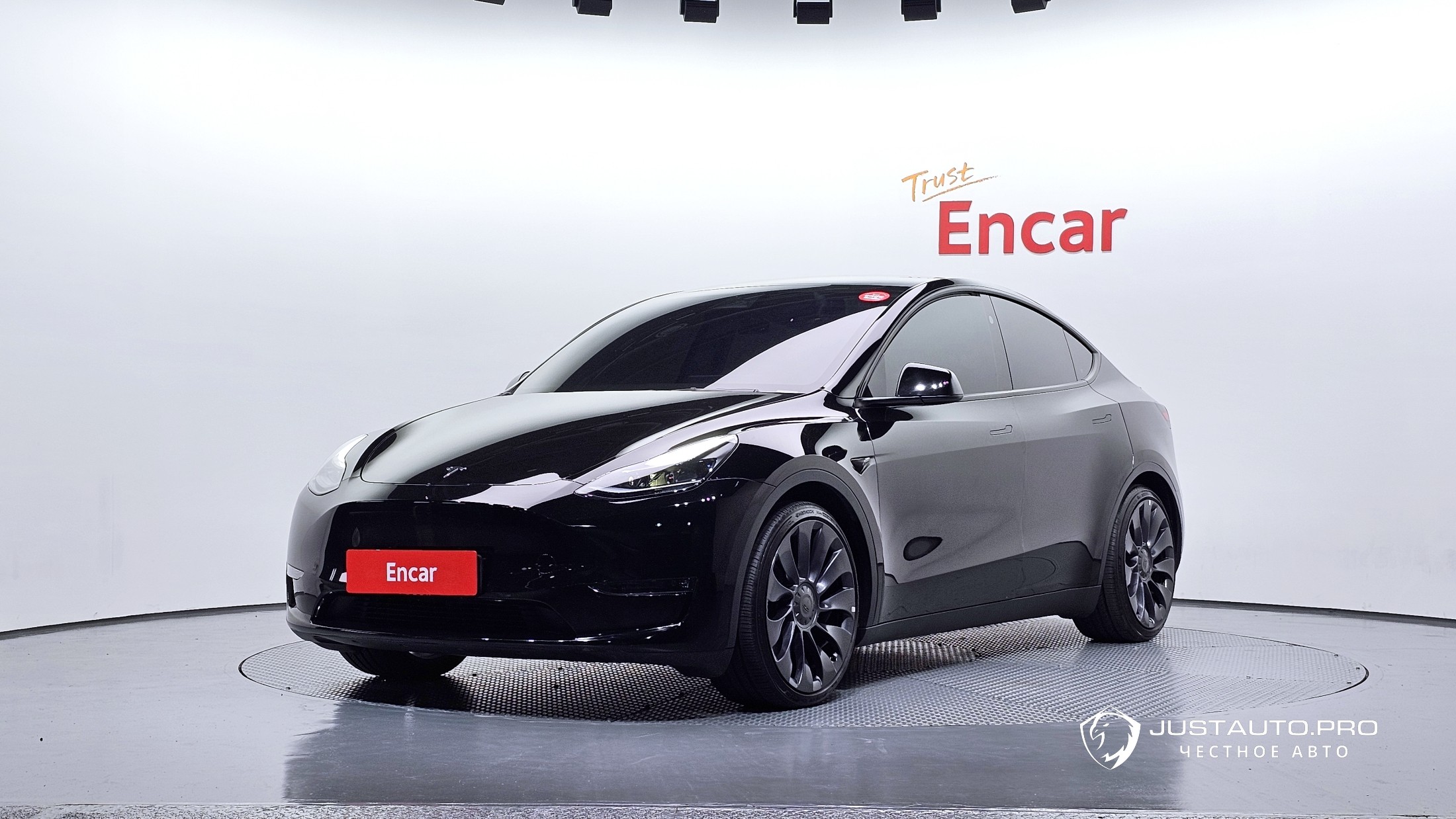 Автомобиль Tesla Model Y