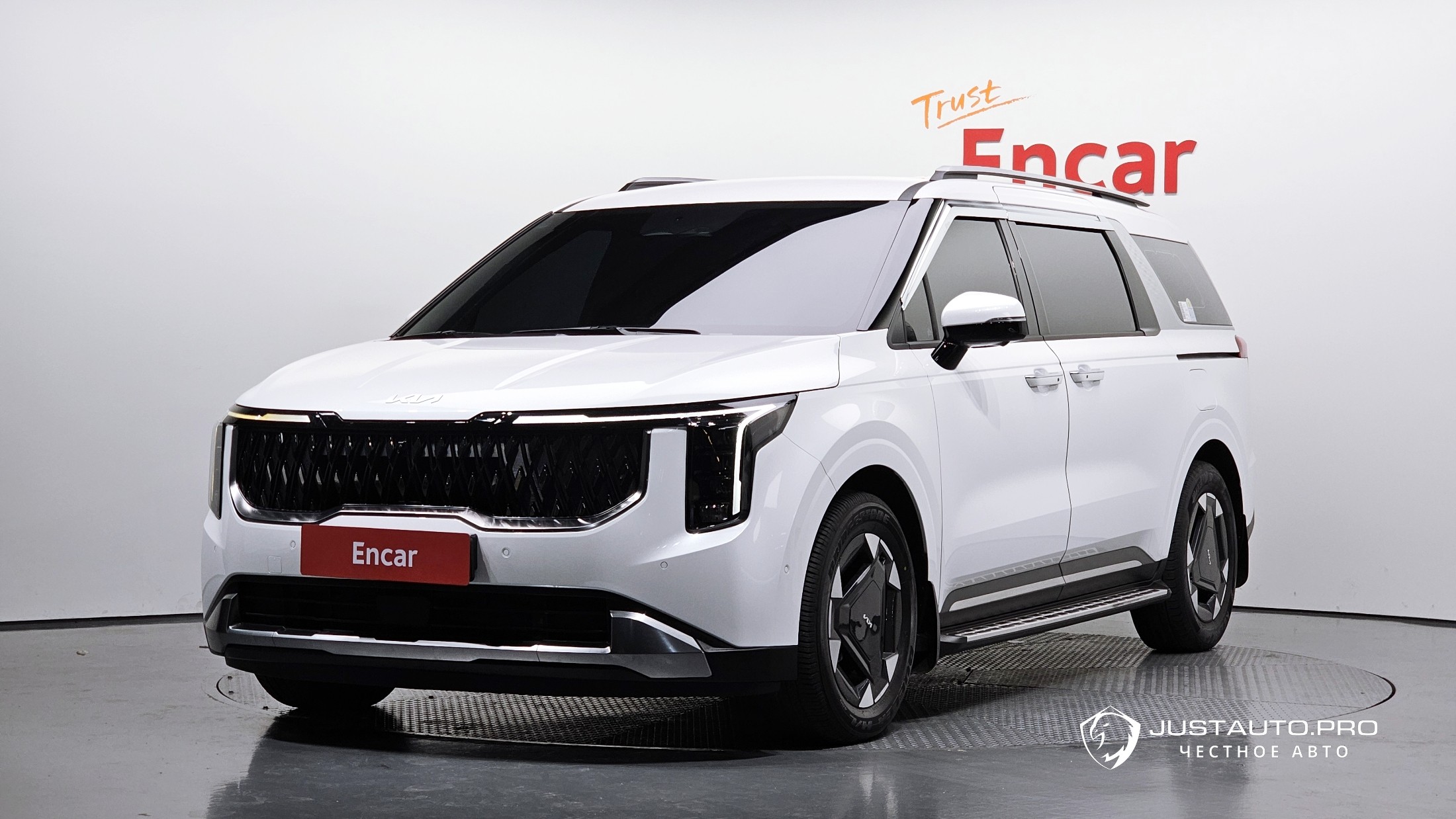 Автомобиль Kia Canival