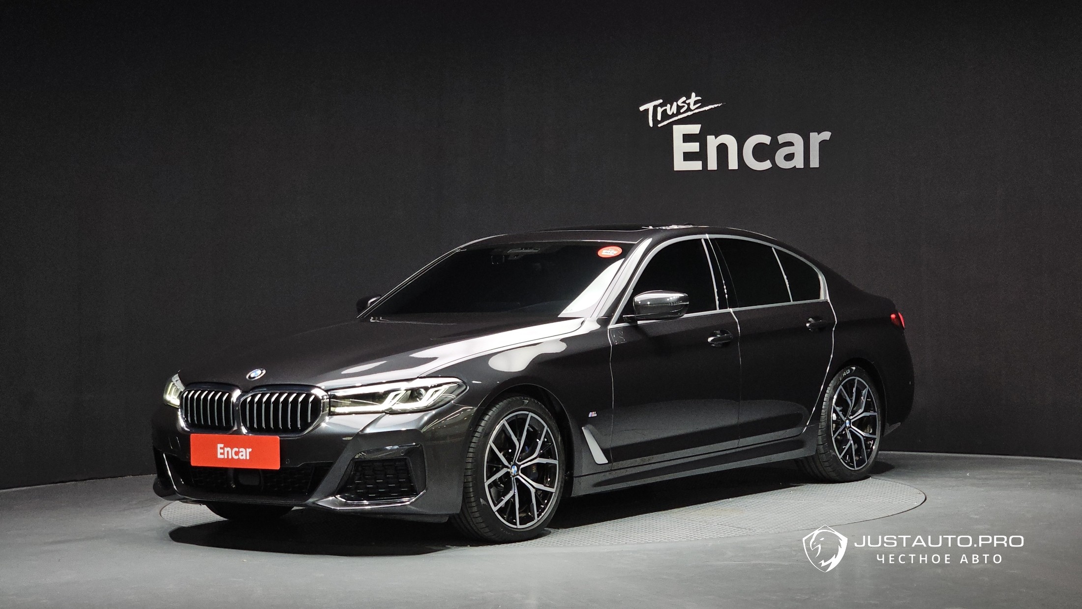 Автомобиль BMW 5-Series