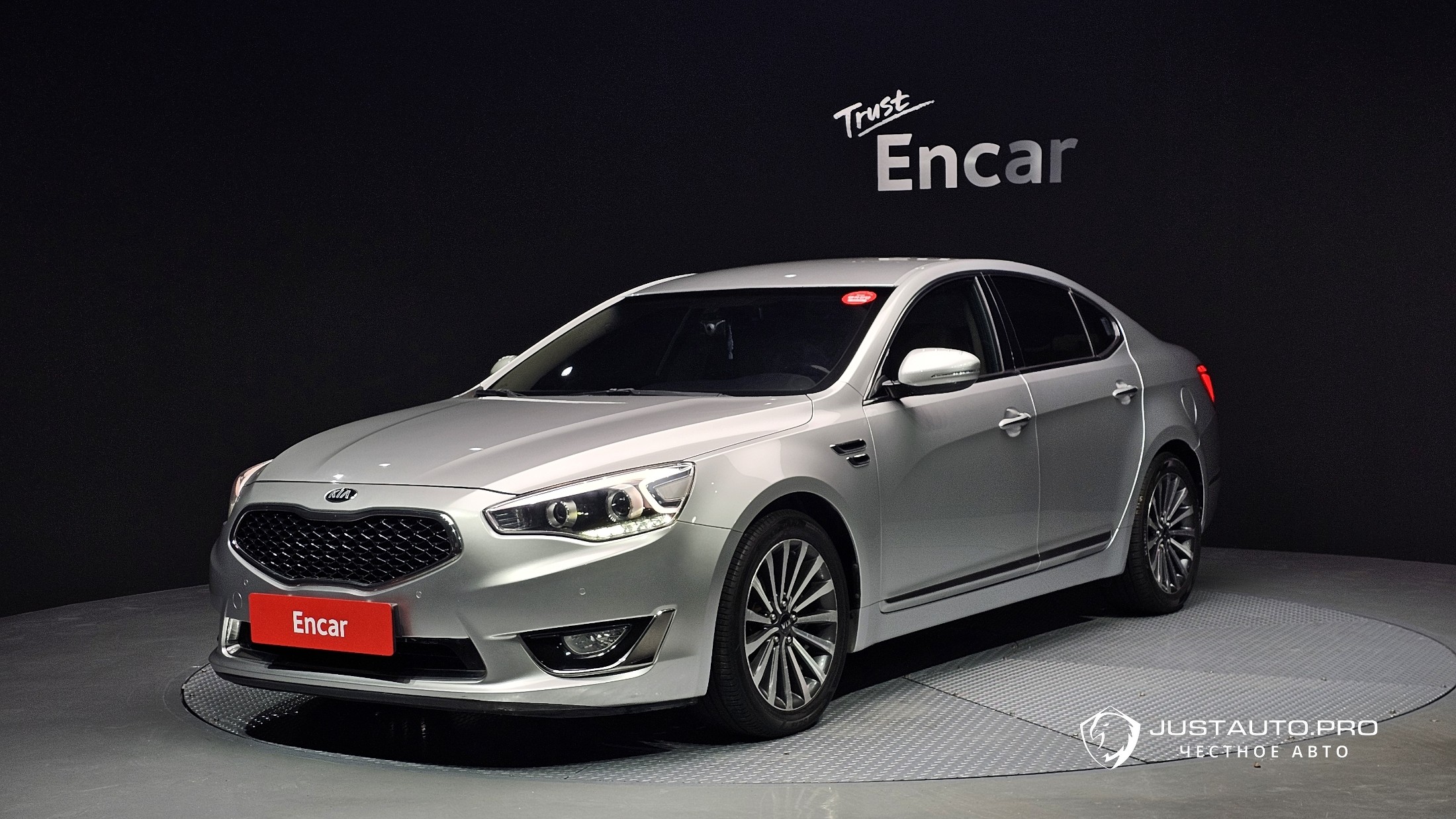 Автомобиль Kia K7